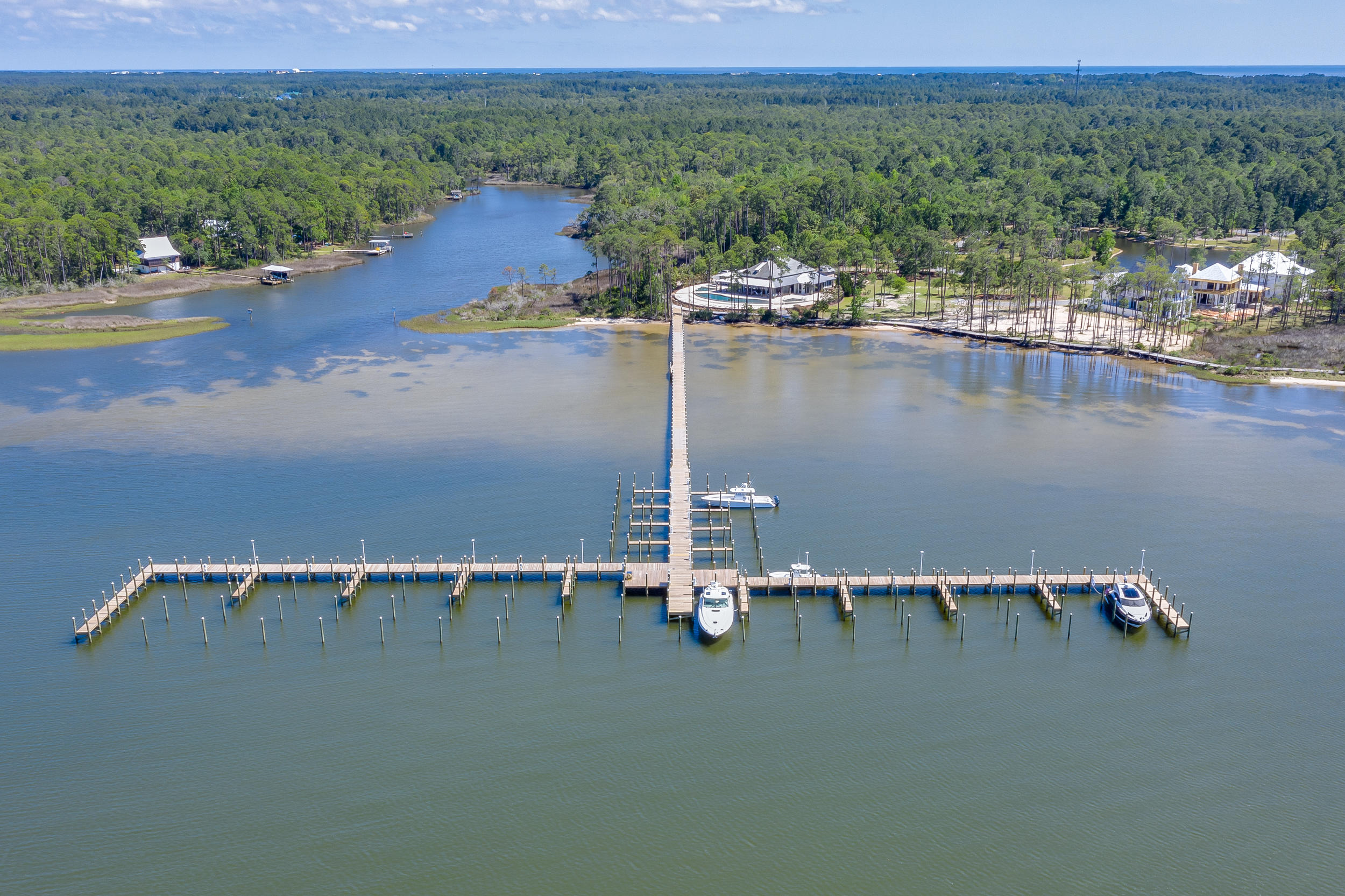 CHURCHILL OAKS - Land