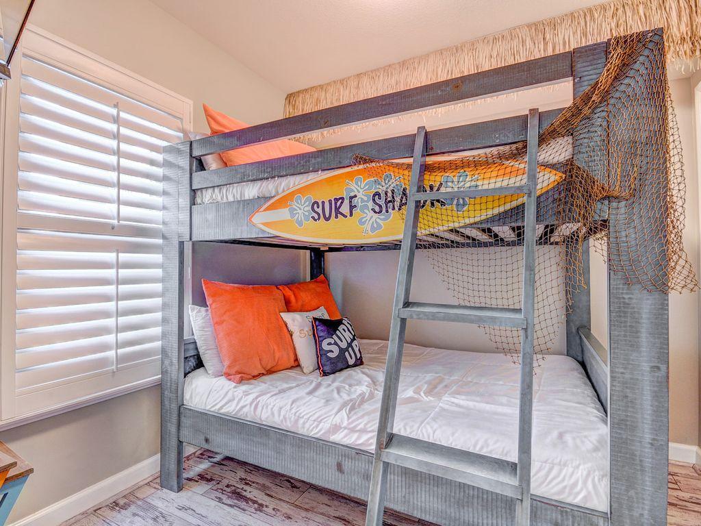 STERLING SHORES - Residential