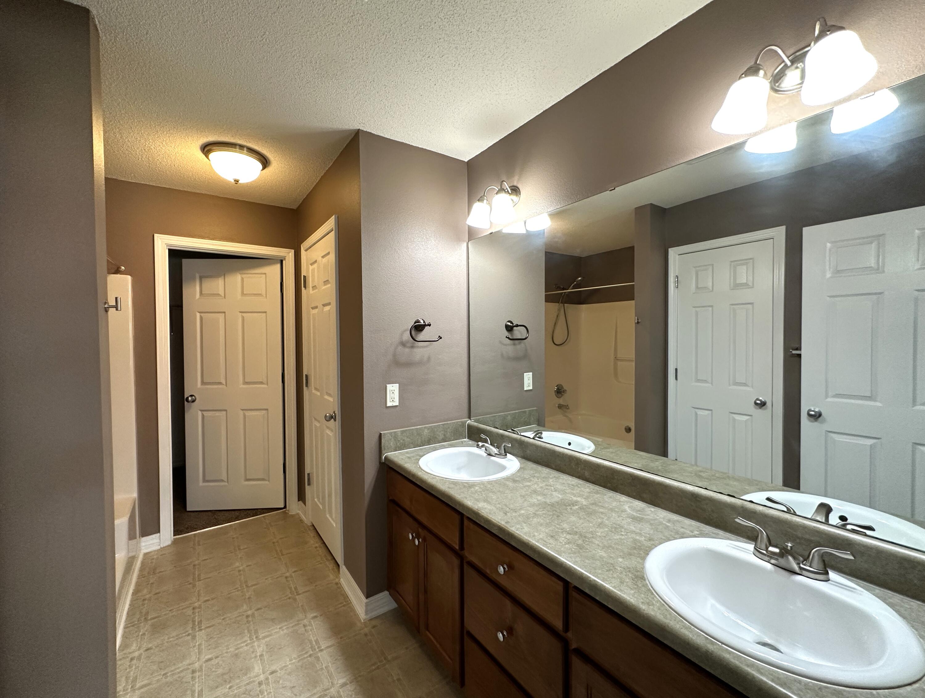 ALICIA PLACE - Residential Lease