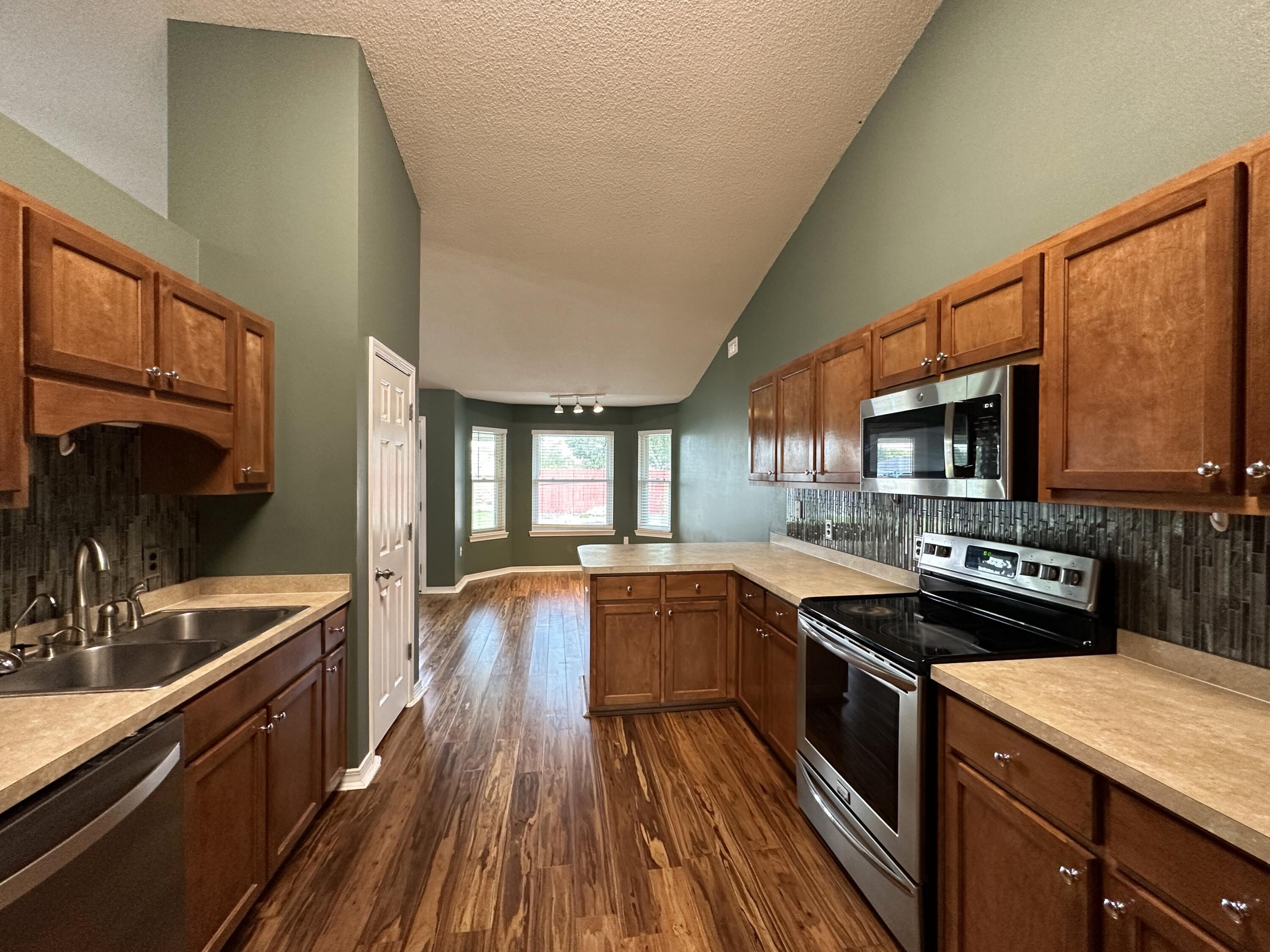 ALICIA PLACE - Residential Lease