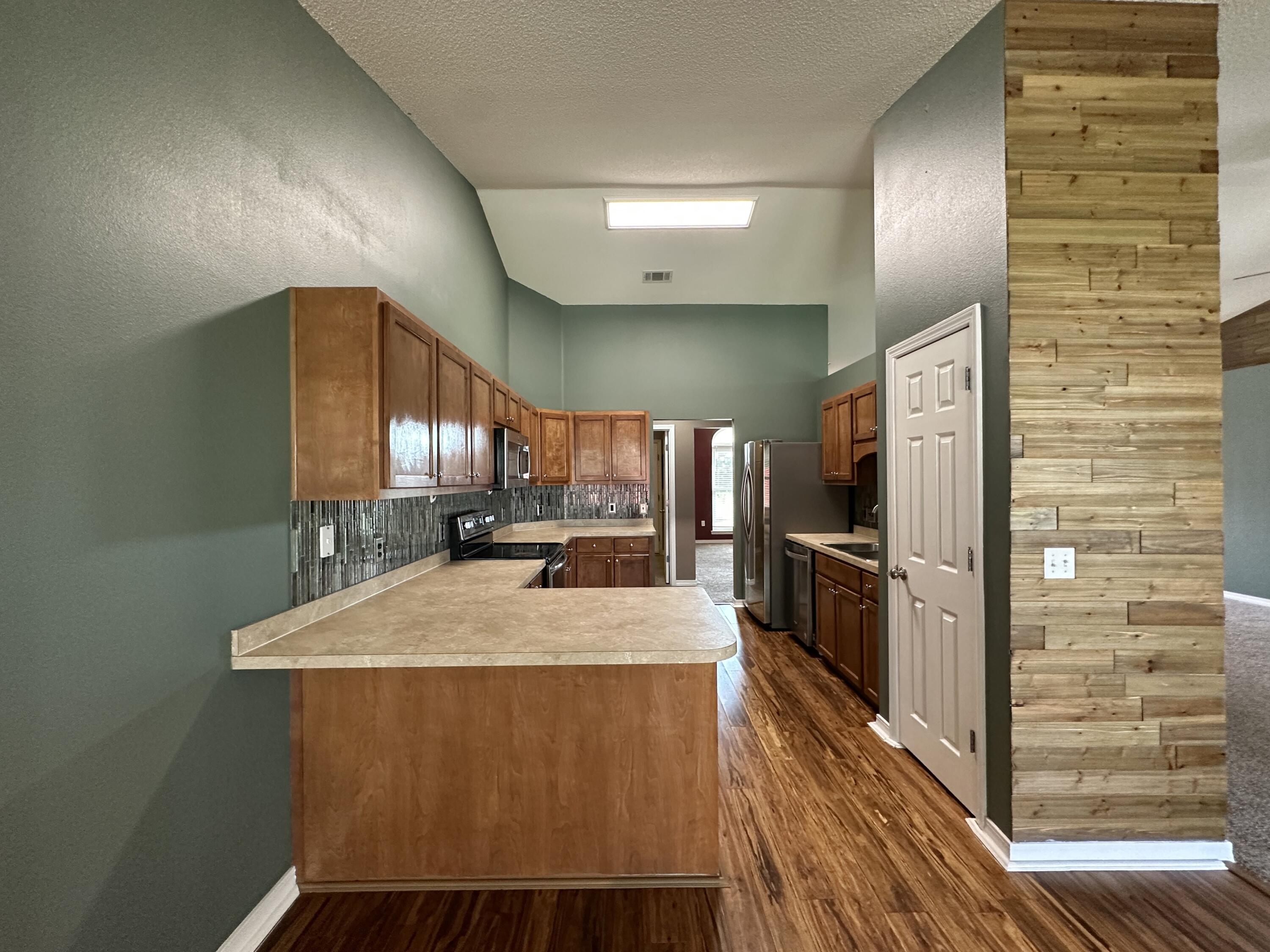 ALICIA PLACE - Residential Lease