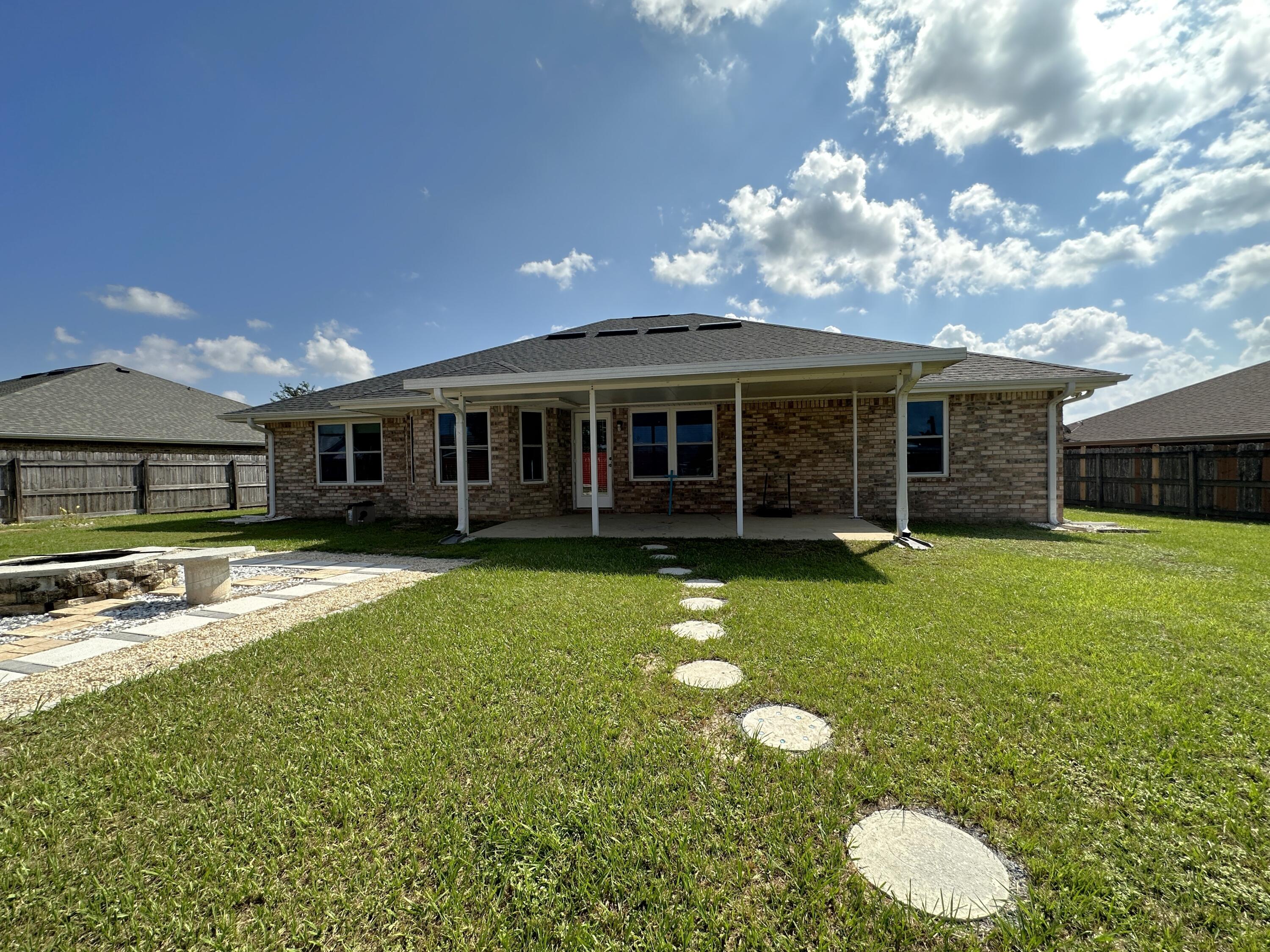 ALICIA PLACE - Residential Lease