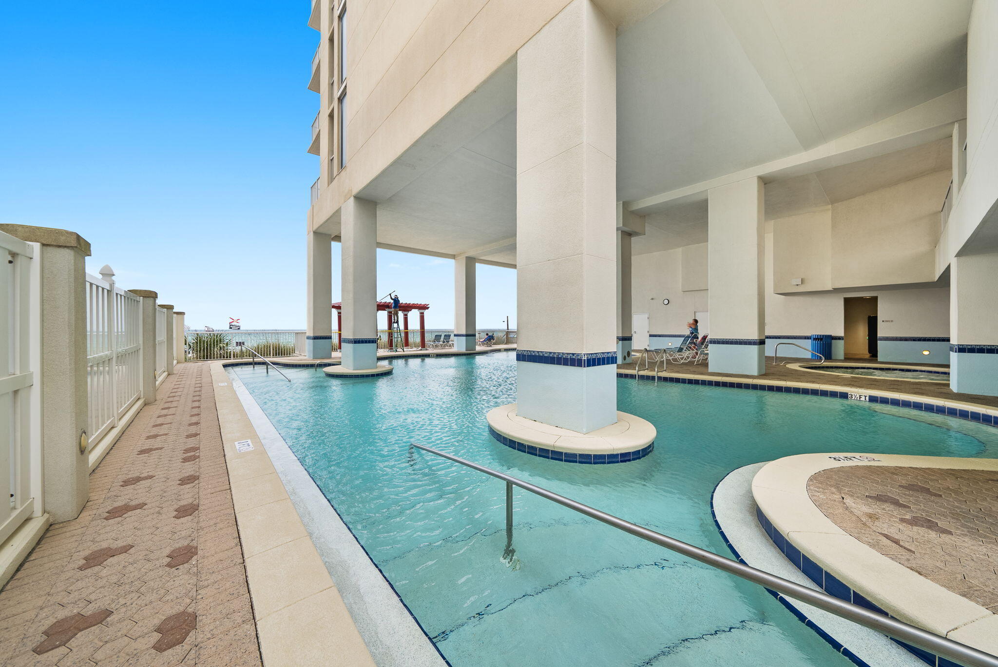 MAJESTIC BEACH TOWERS II - Residential