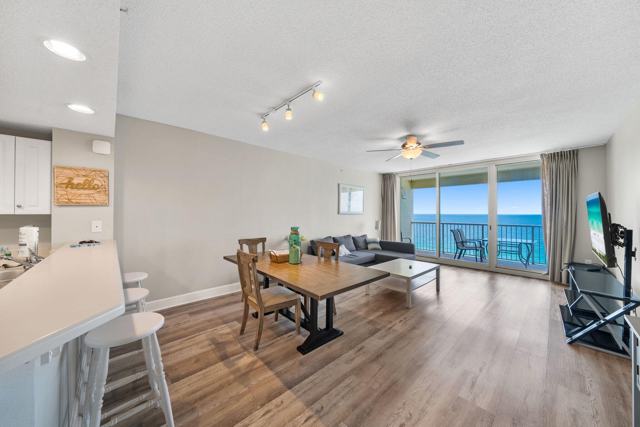 MAJESTIC BEACH TOWERS II - Residential