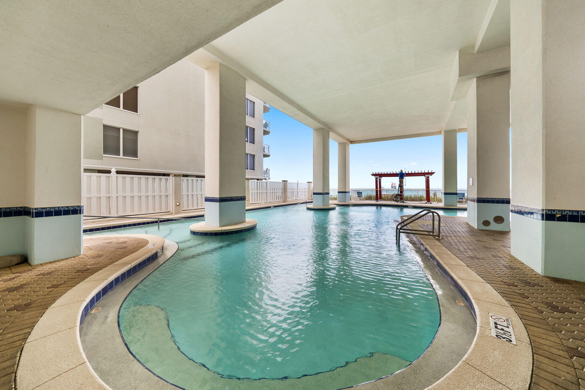 MAJESTIC BEACH TOWERS II - Residential