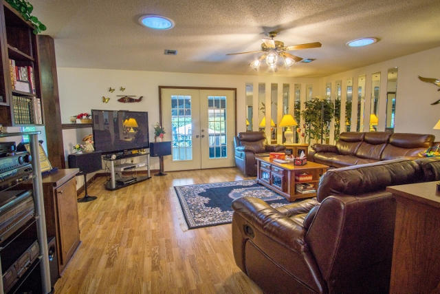 TEN LAKE ESTATES UNIT 2 - Residential