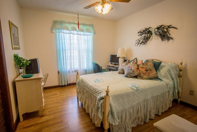 TEN LAKE ESTATES UNIT 2 - Residential