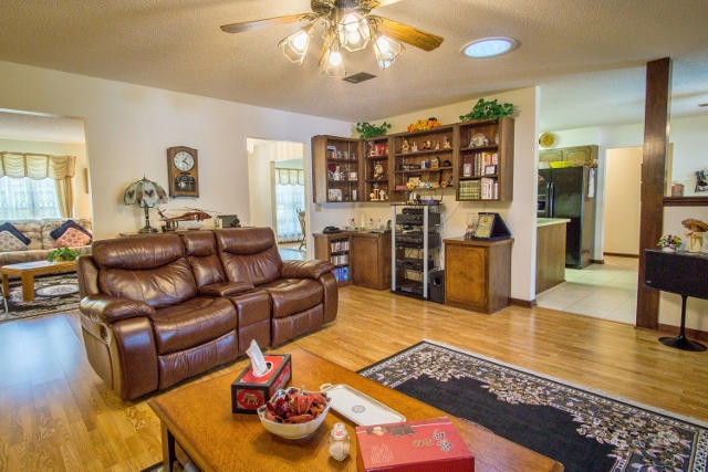 TEN LAKE ESTATES UNIT 2 - Residential