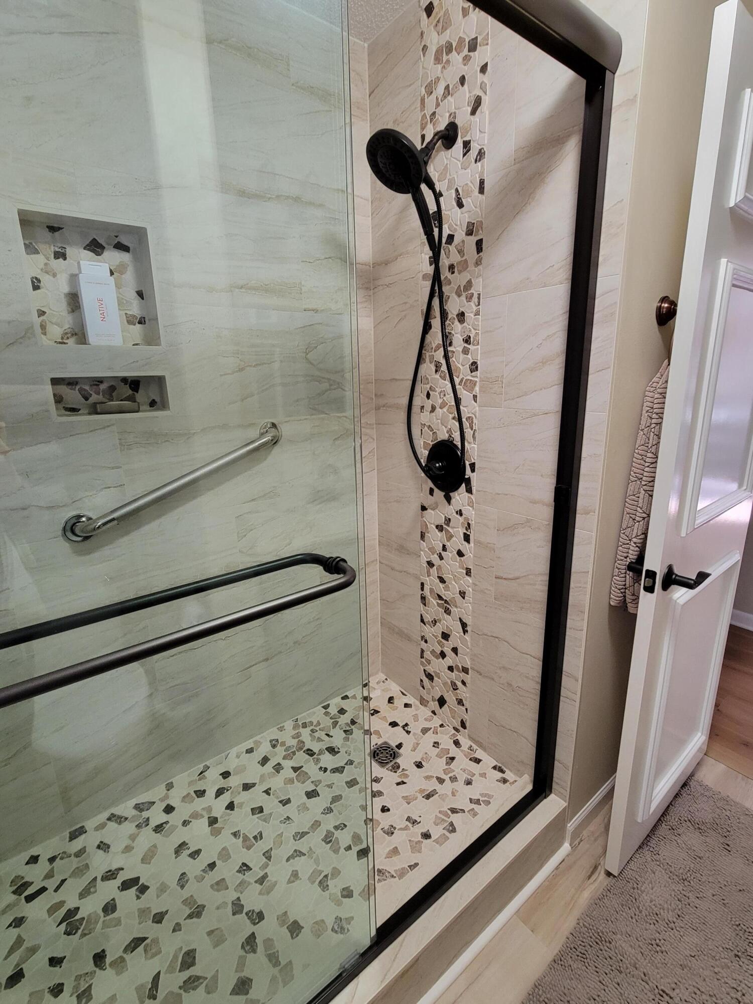 ST. ANDREWS SOUTH BLUEWATER BAY 3 - Residential