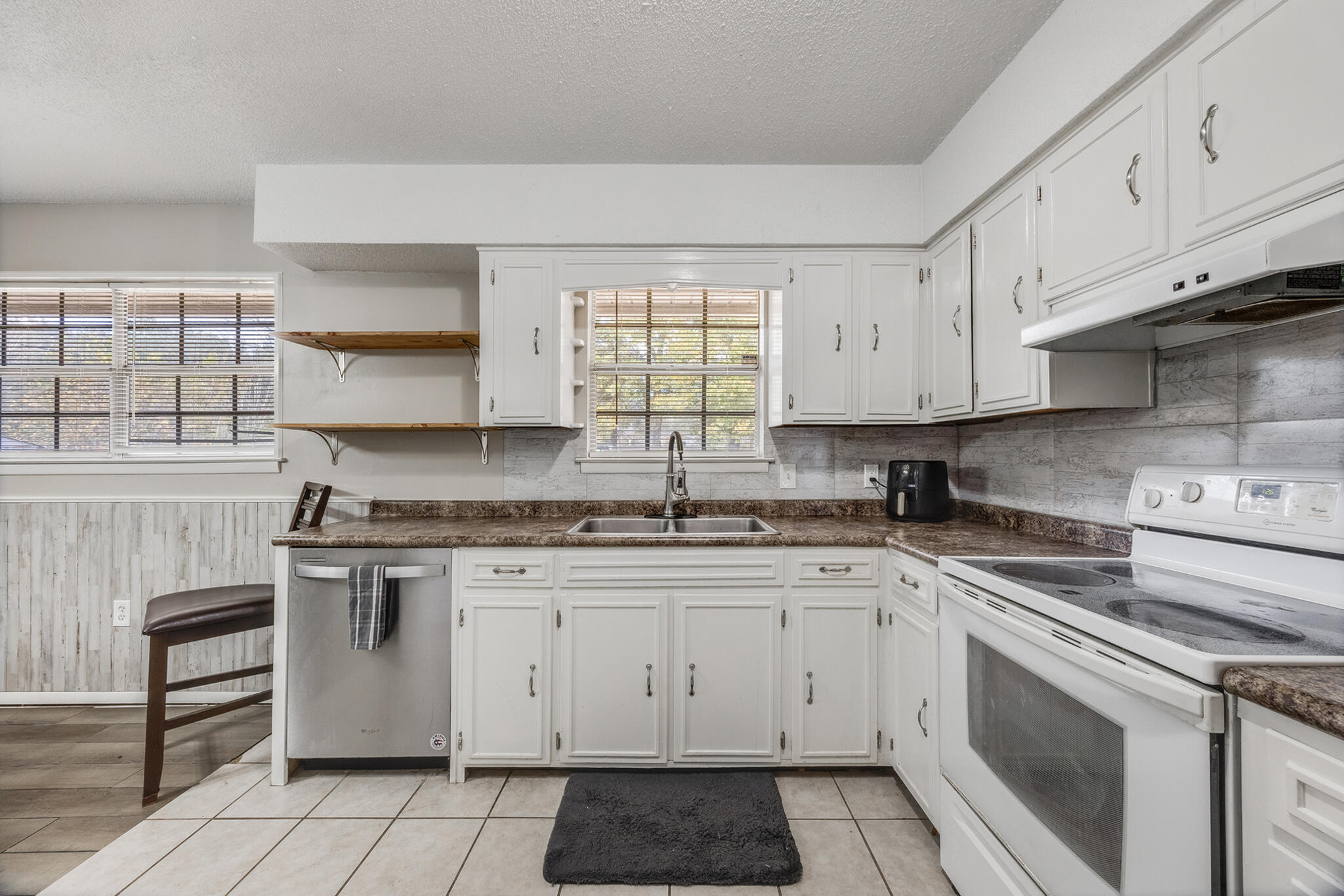 CRESTVIEW - Residential