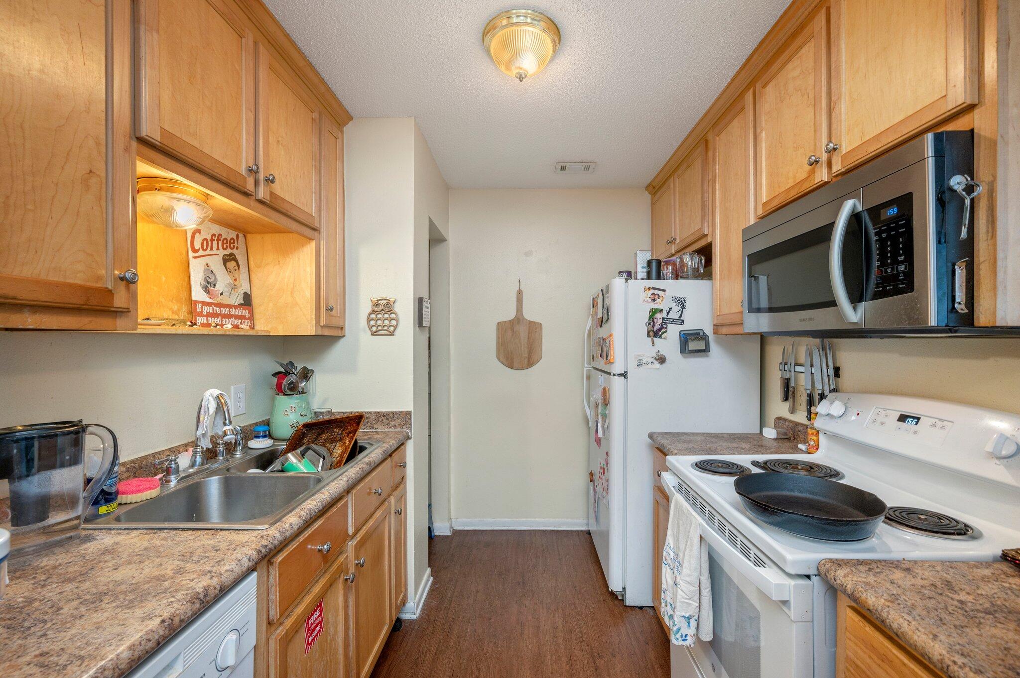 CARRIAGE HILLS - Residential