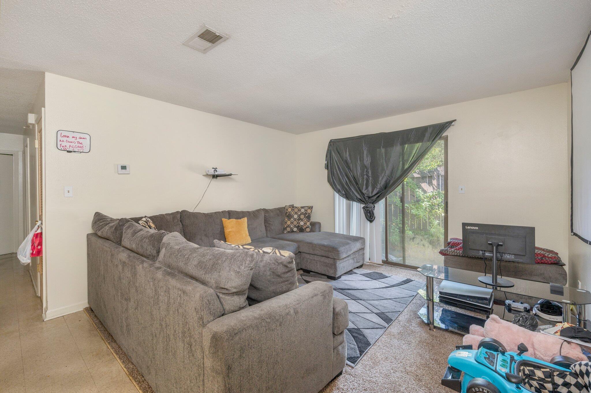 CARRIAGE HILLS - Residential