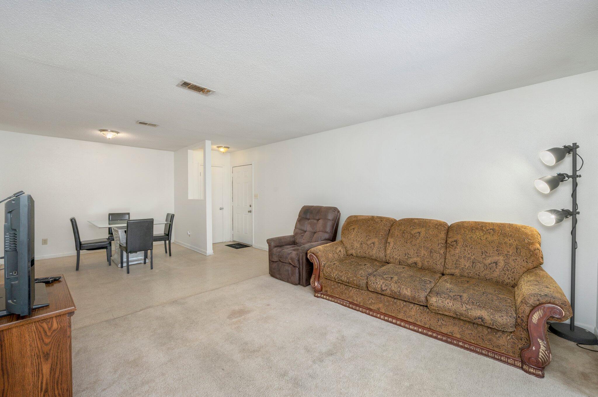 CARRIAGE HILLS - Residential