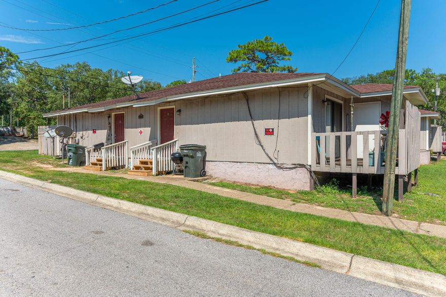 MULTI FAMILY W/ 4 UNITSDiscover an exceptional investment opportunity in the heart of a bustling community- a multi-family unit boasting two-bed/one-bath apartments. This property's remarkable feature is its 100% occupancy rate, which underscores its desirability among tenants seeking an ideal blend of comfort, convenience, & affordability. The newer appliances have been thoughtfully integrated into each unit, and the location is paramount. Nestled in a thriving neighborhood, residents have effortless access to a plethora of amenities. Restaurants showcasing a diverse array of culinary delights, lively bars for social gatherings, and a variety of stores for daily necessities are all within a short distance.