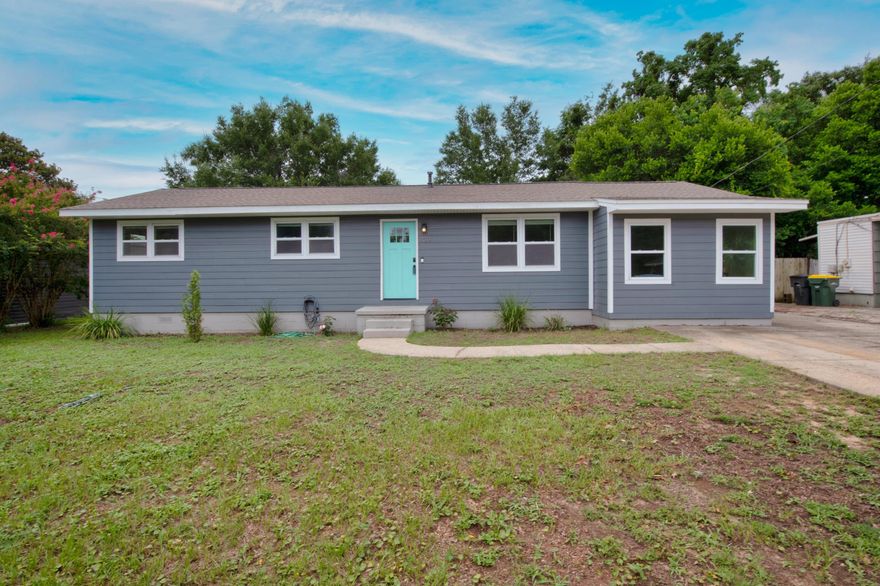 108 Moriarty was completely renovated less than three years ago and the effective age was changed to 1999 per Okaloosa PA.  This beautiful and modern looking home boasts granite countertops, stainless steel appliances, a large island, 2 full baths and a half bath, indoor laundry room and a well designed open floor plan. The yard is a clean slate with nearly a 1/4 acre.  There is a large park on the corner of Moriarty and Memorial with playgrounds, walking trails and an exercise course. $$$ saver...the seller has survey and title policy to share at closing.