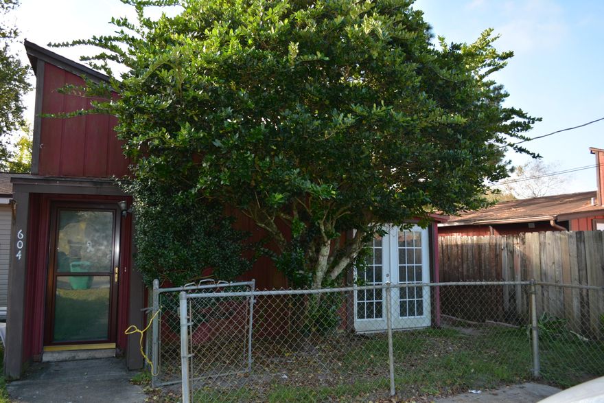 Great location convenient to Both Eglin Air Force Base and Hurlburt Field. Perfect situation for family just starting out or investment property. 2 Bedrooms and 1 Bath. Living Areas Tiled. Attached Storage area and Detached Storage in Back yard. Back yard has access from street behind with double gate. Call for more information!