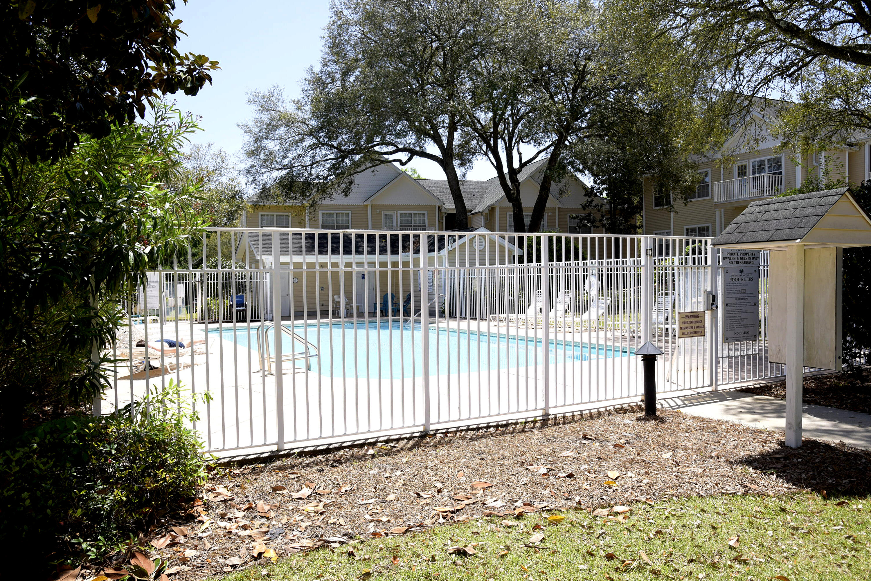 THE OAKS AT NICEVILLE - Residential Lease