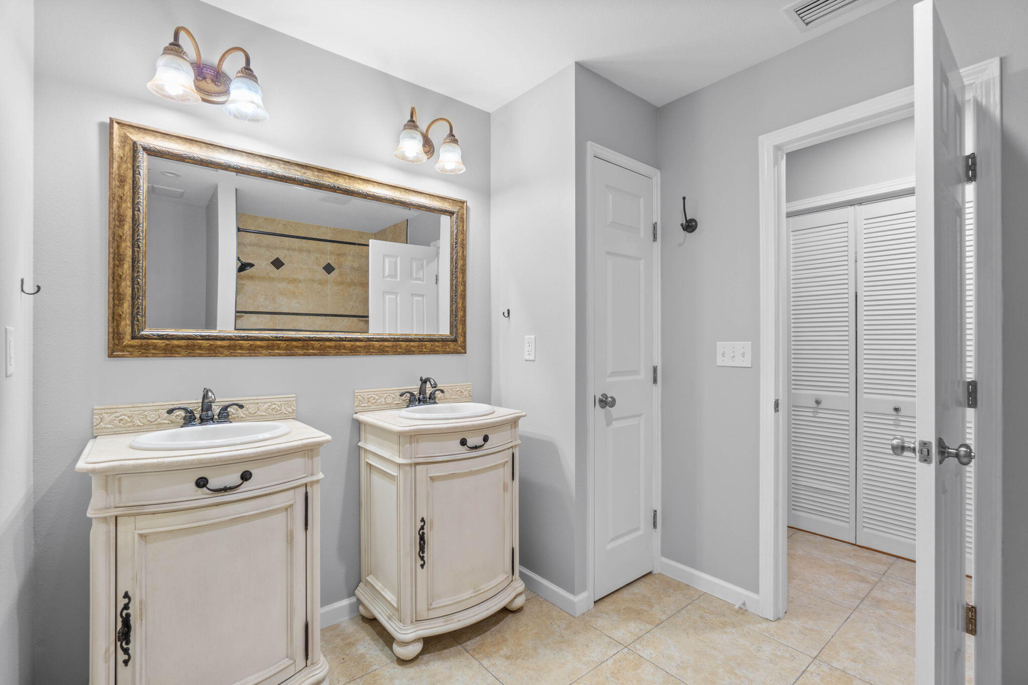 WYNNEHAVEN BCH EST 1ST ADD - Residential Lease