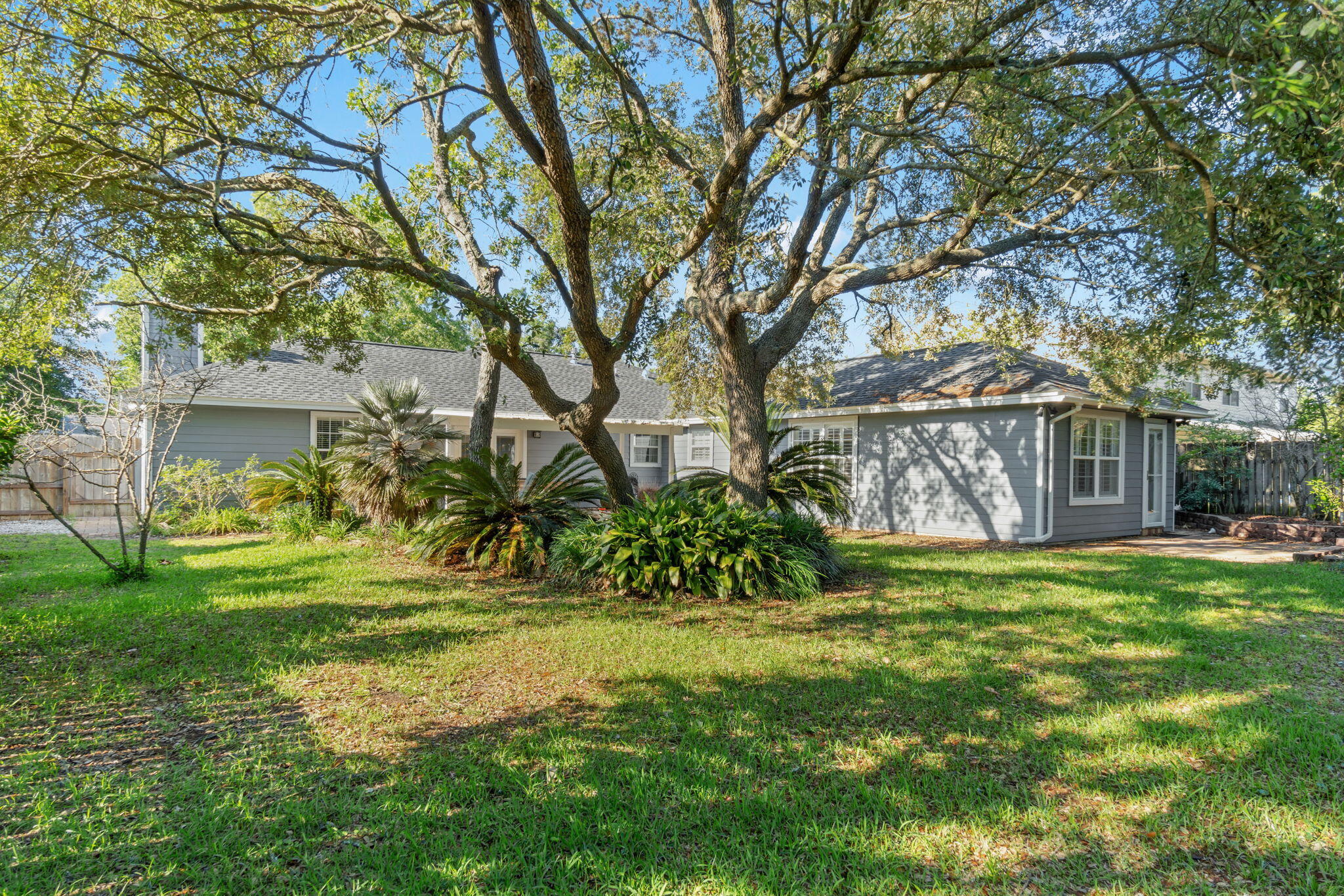 WYNNEHAVEN BCH EST 1ST ADD - Residential Lease