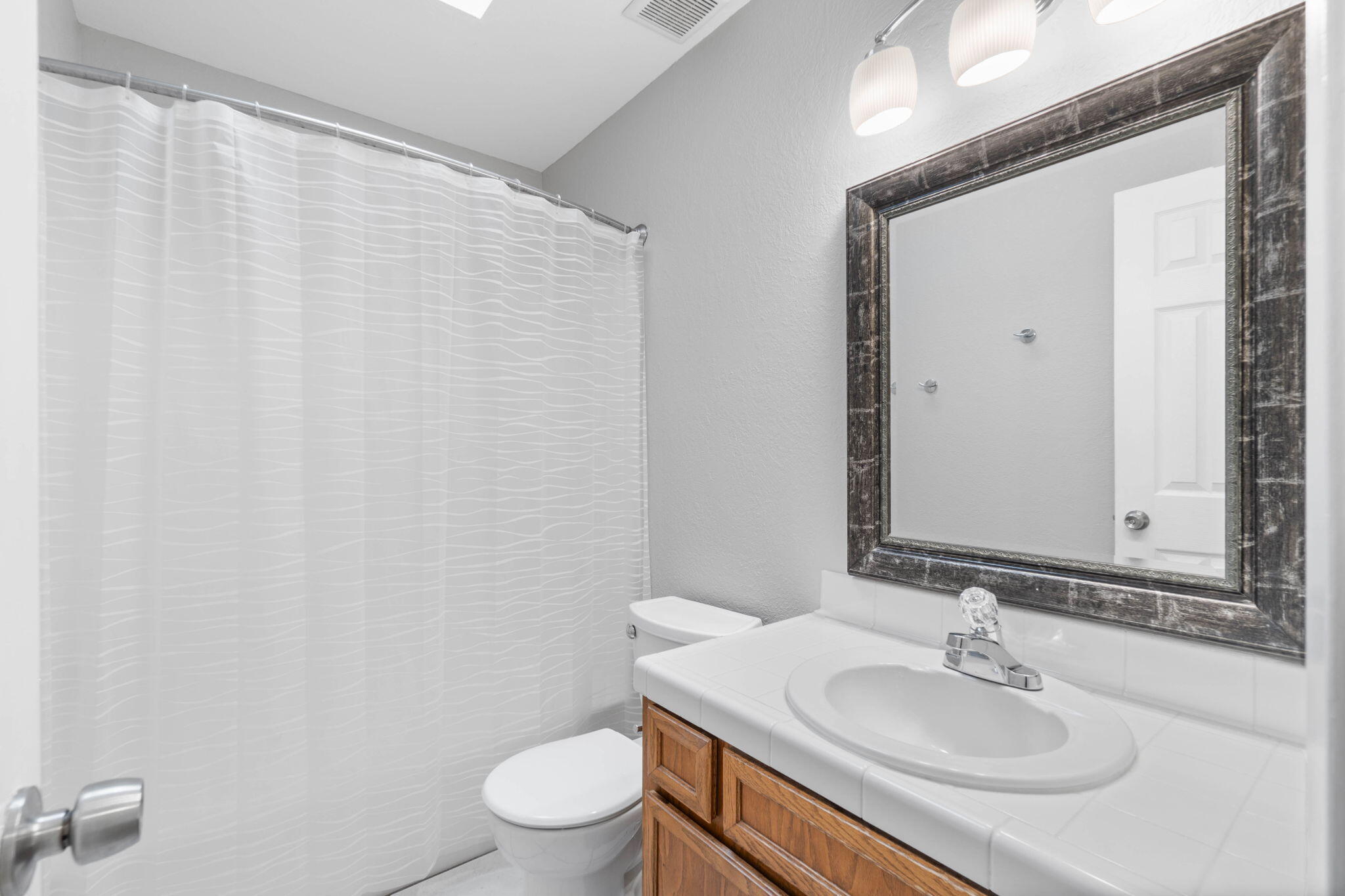 WYNNEHAVEN BCH EST 1ST ADD - Residential Lease