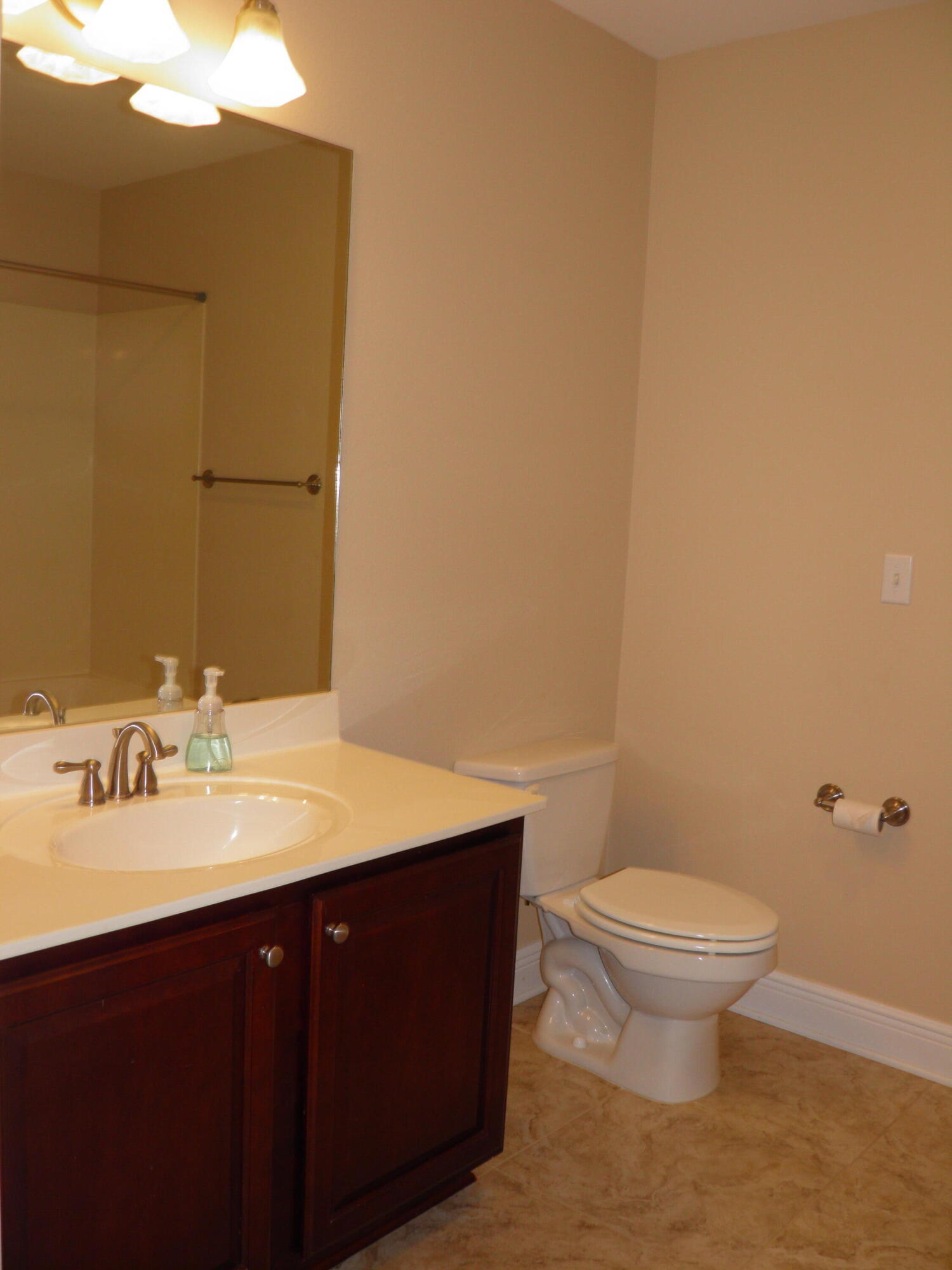 WALTON OAKS - Residential