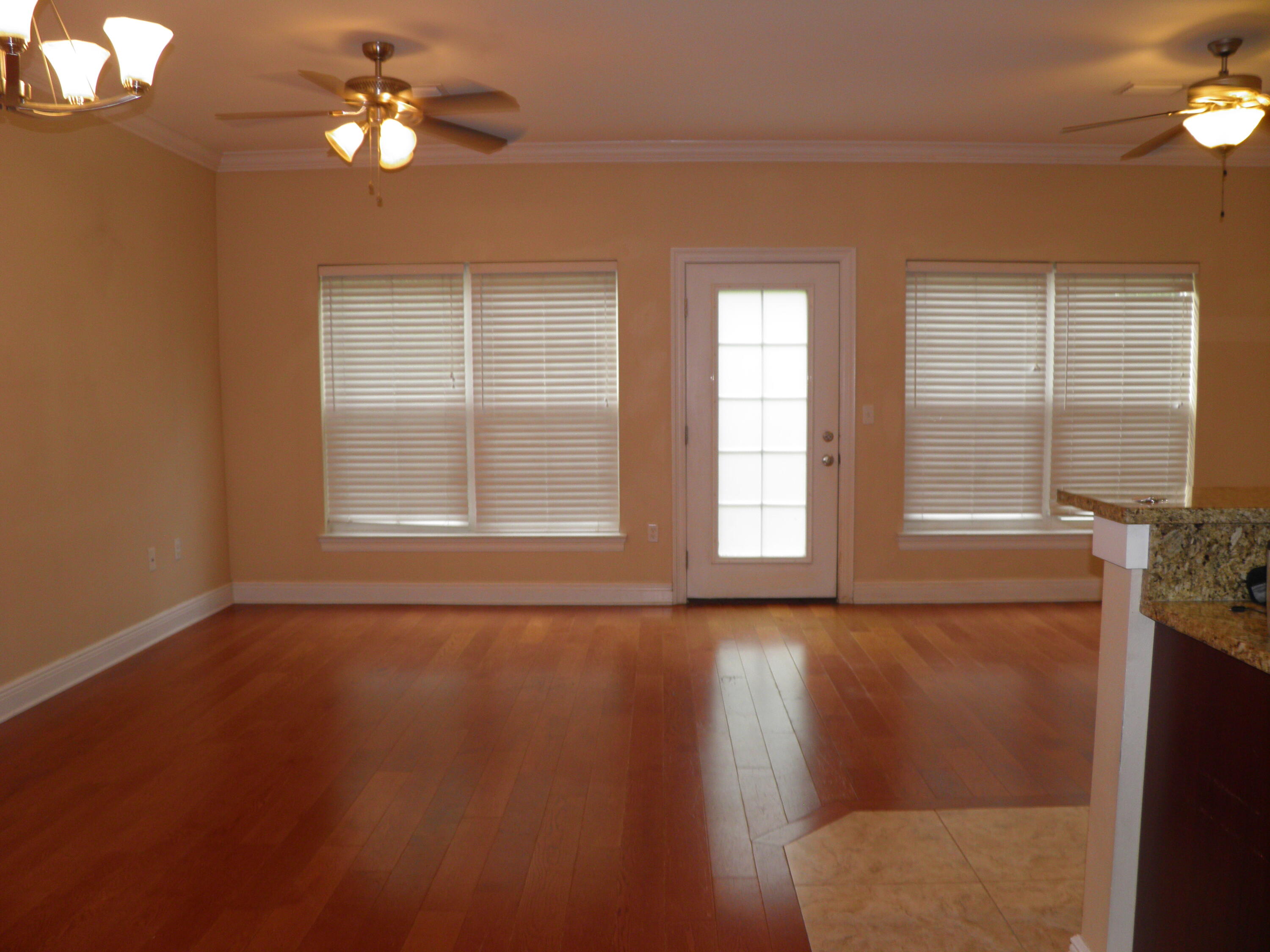 WALTON OAKS - Residential