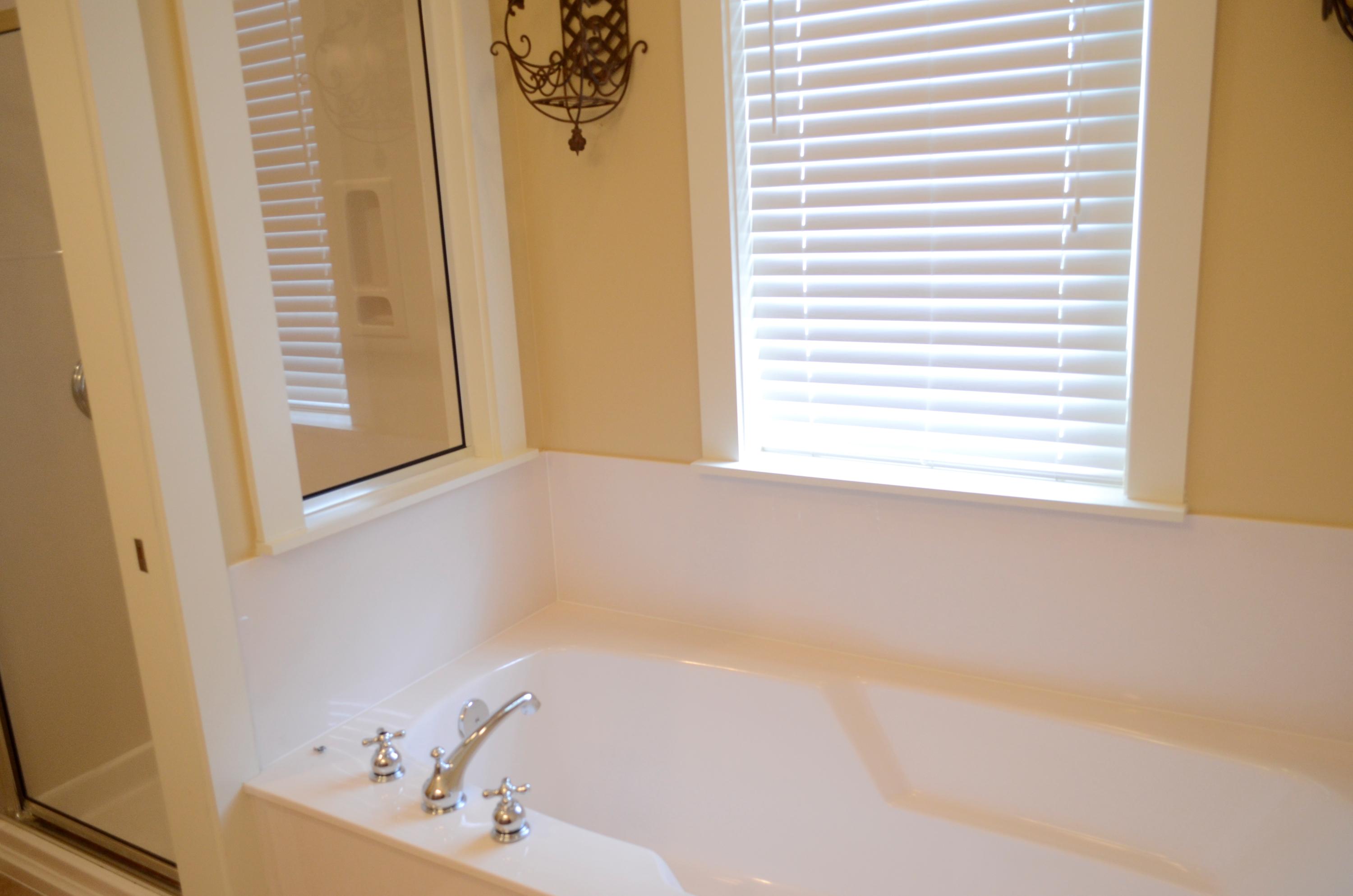 LAUREL GROVE - Residential Lease