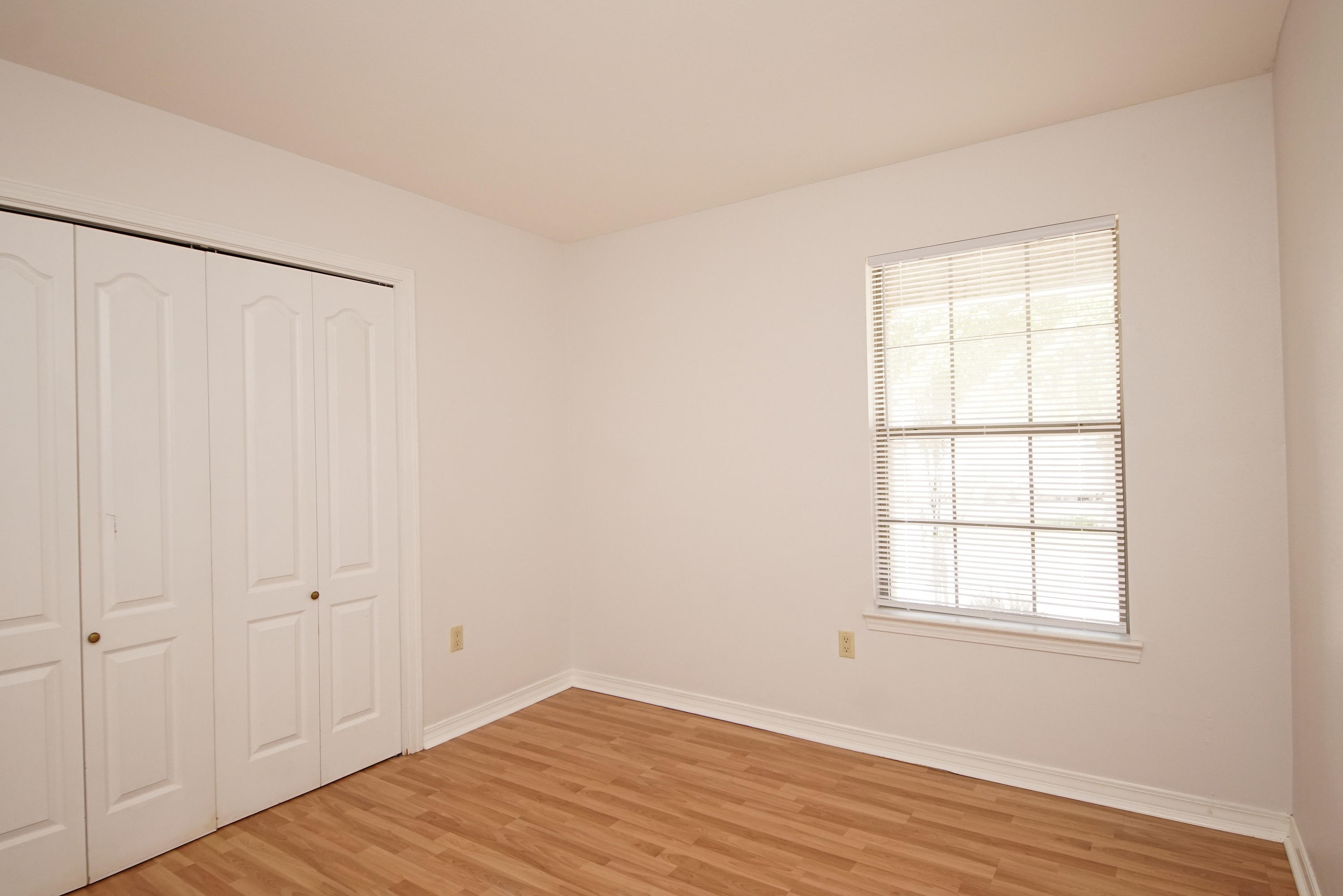 GOLDEN OAKS - Residential