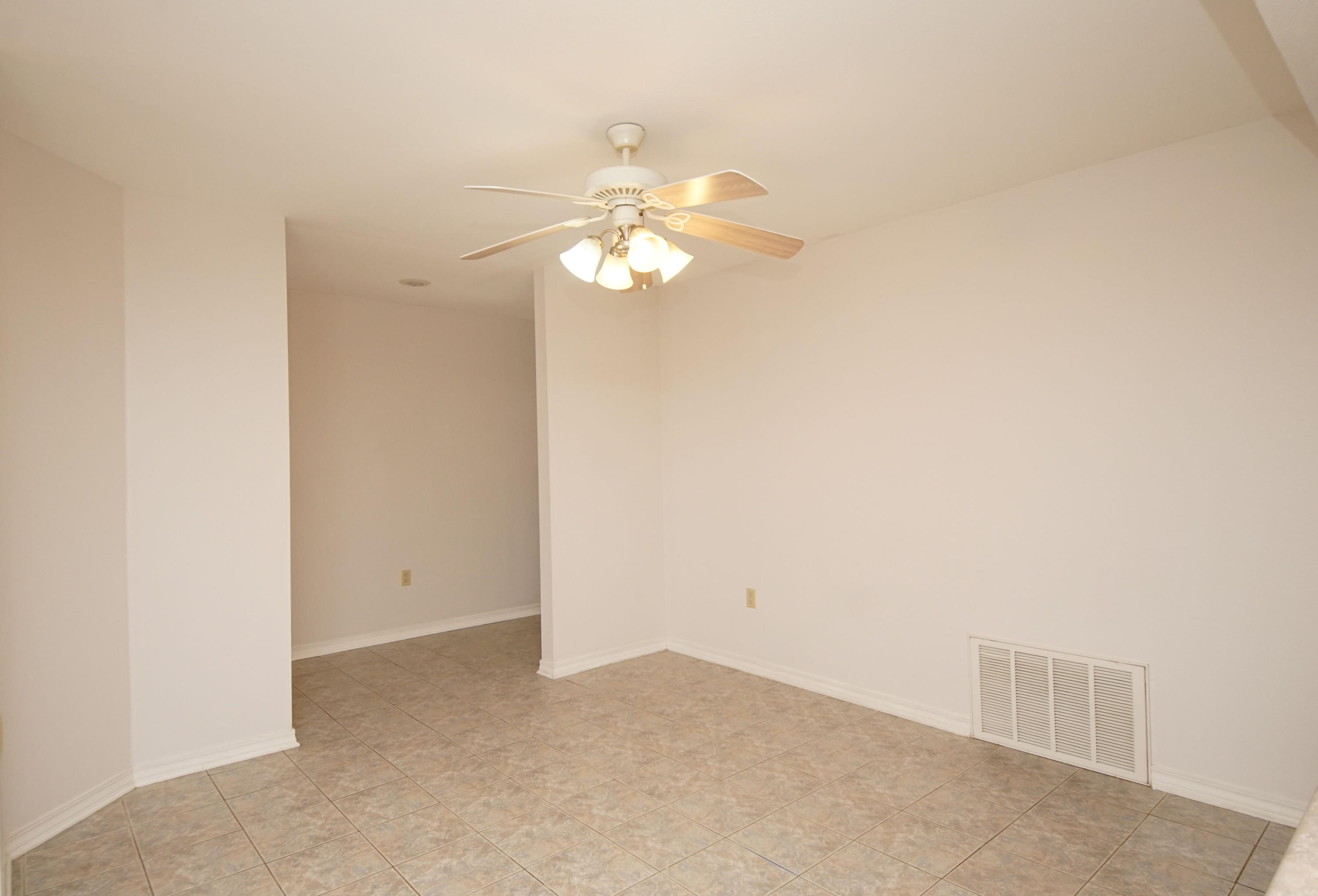 GOLDEN OAKS - Residential