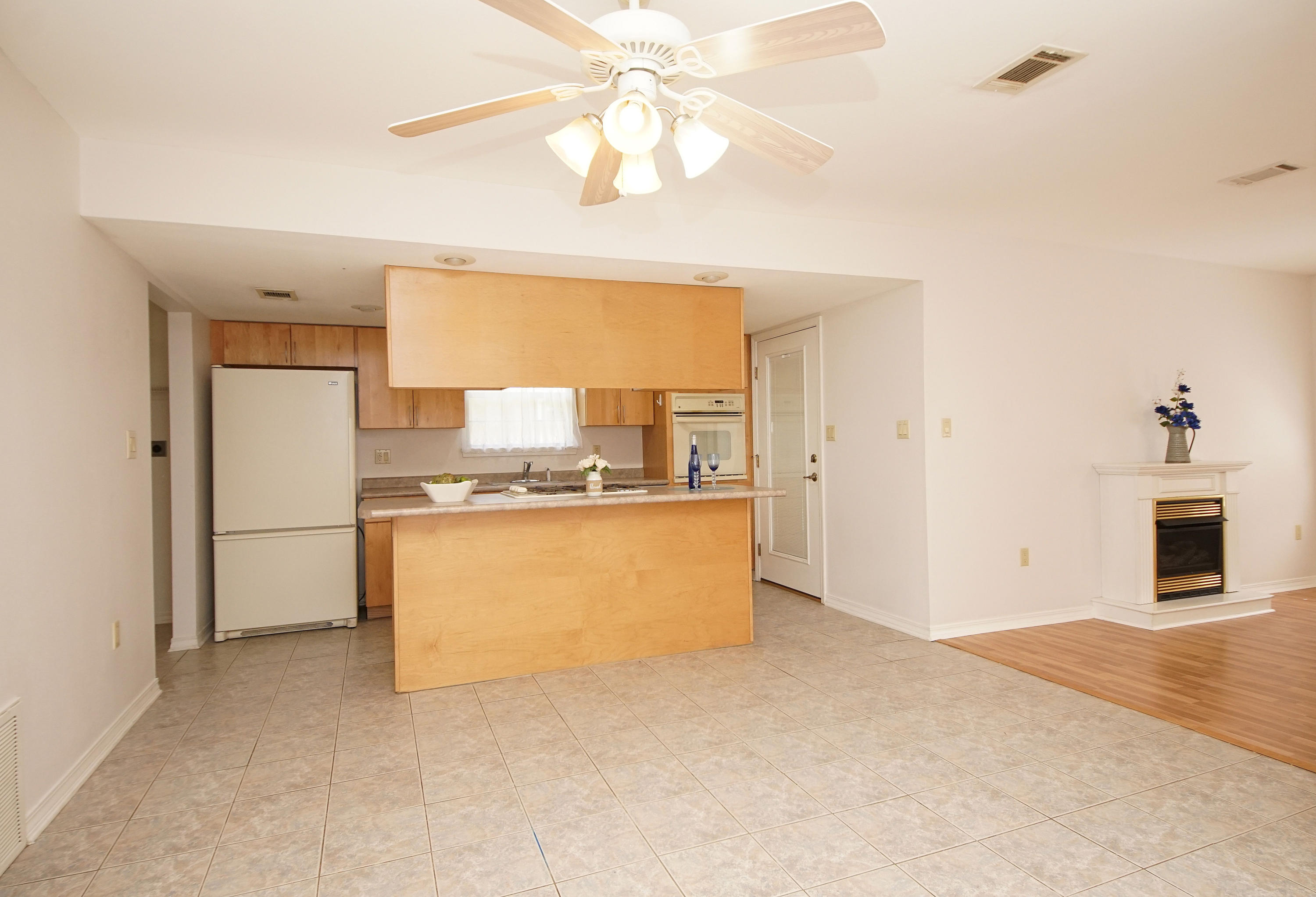 GOLDEN OAKS - Residential