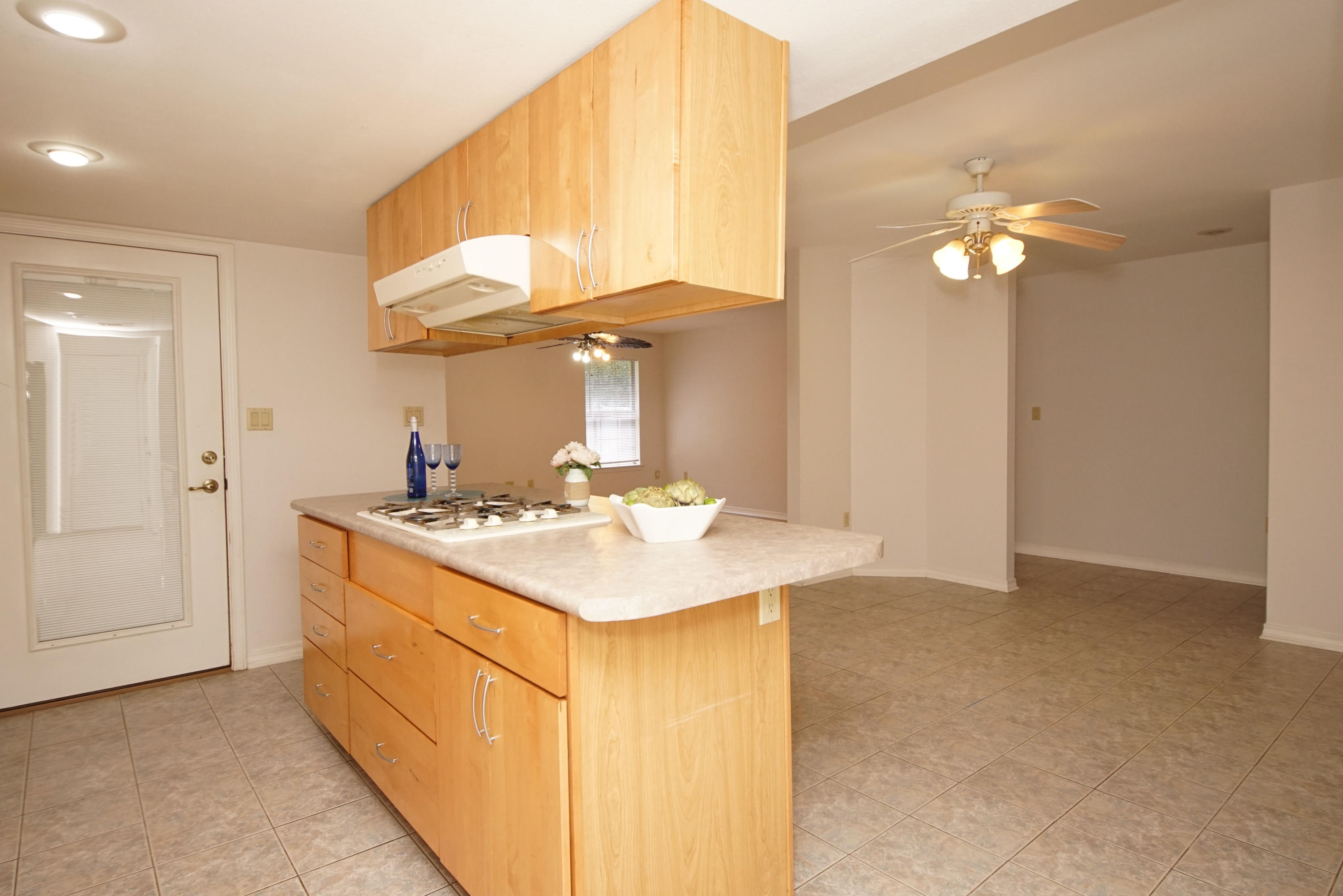 GOLDEN OAKS - Residential