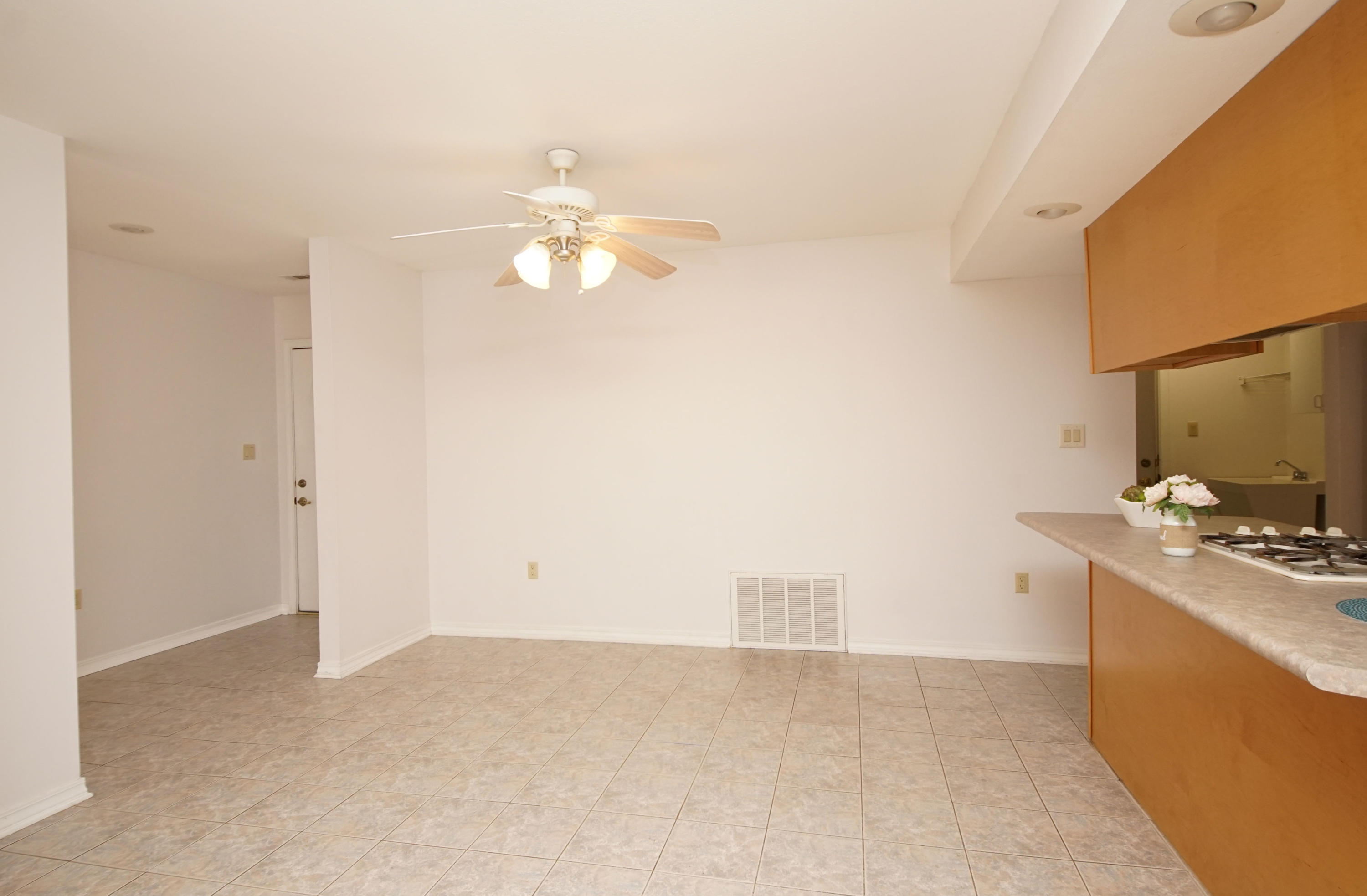 GOLDEN OAKS - Residential