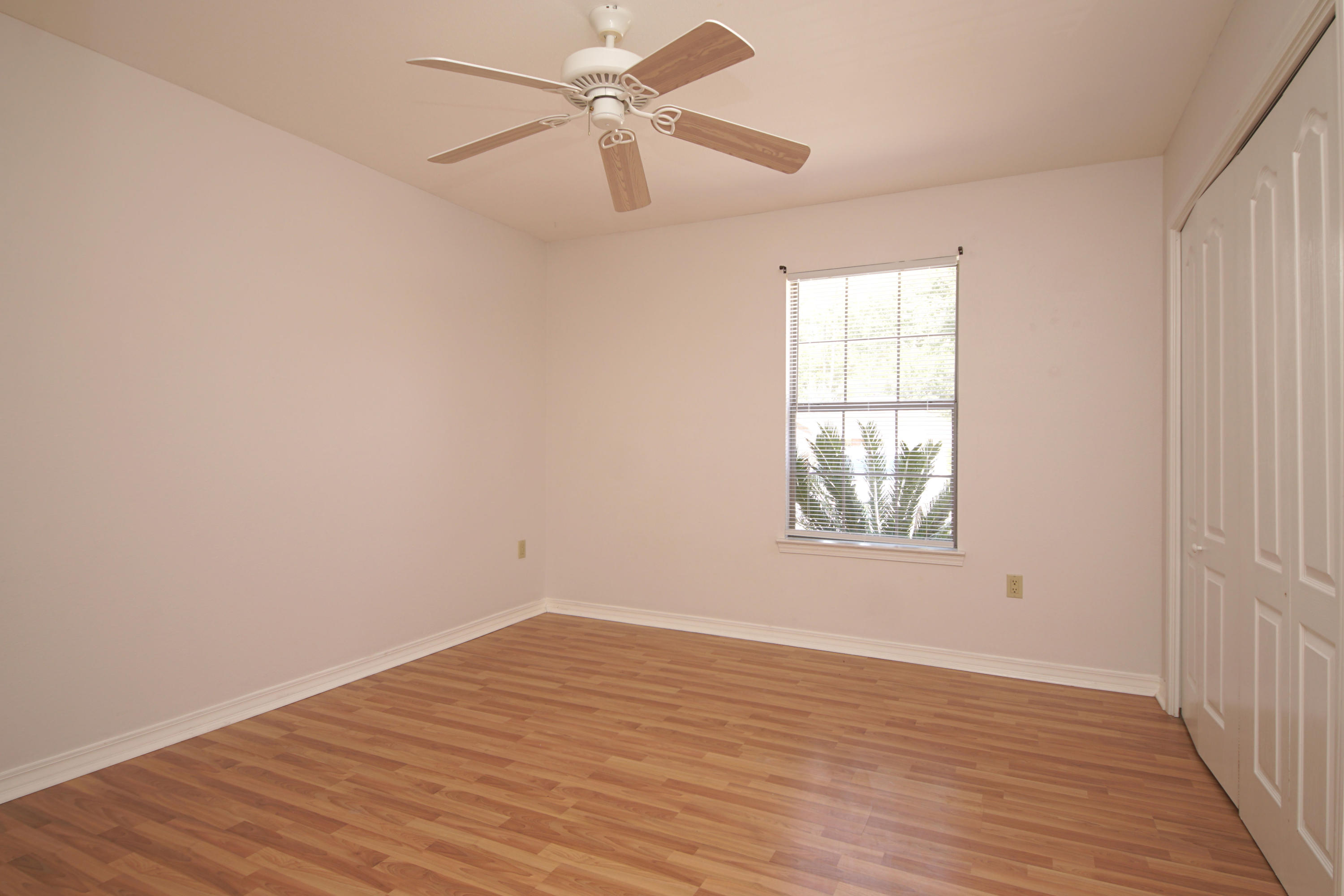 GOLDEN OAKS - Residential