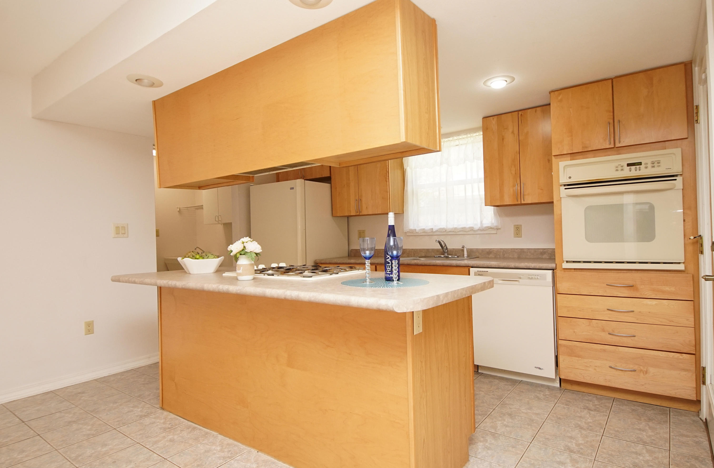 GOLDEN OAKS - Residential