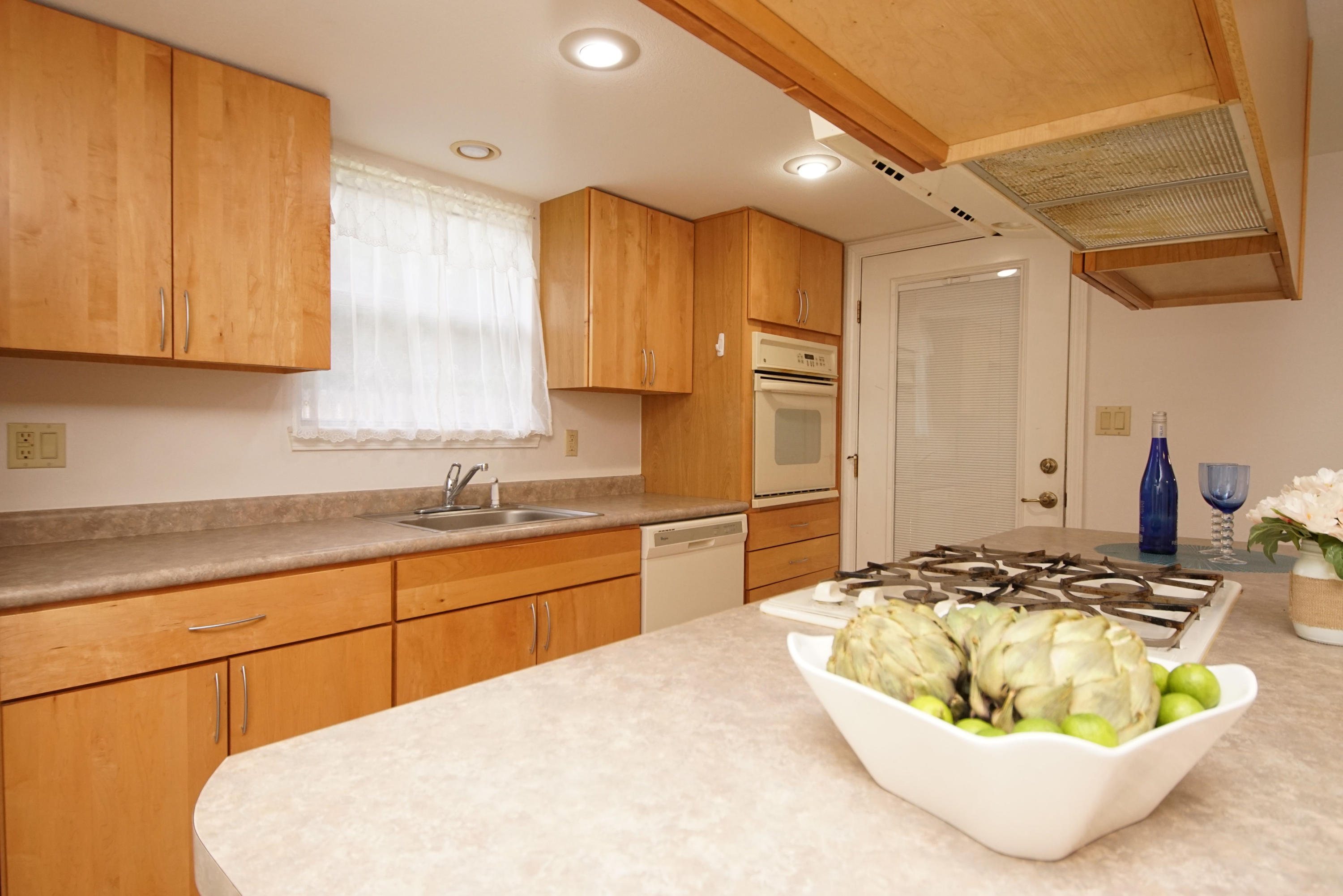 GOLDEN OAKS - Residential