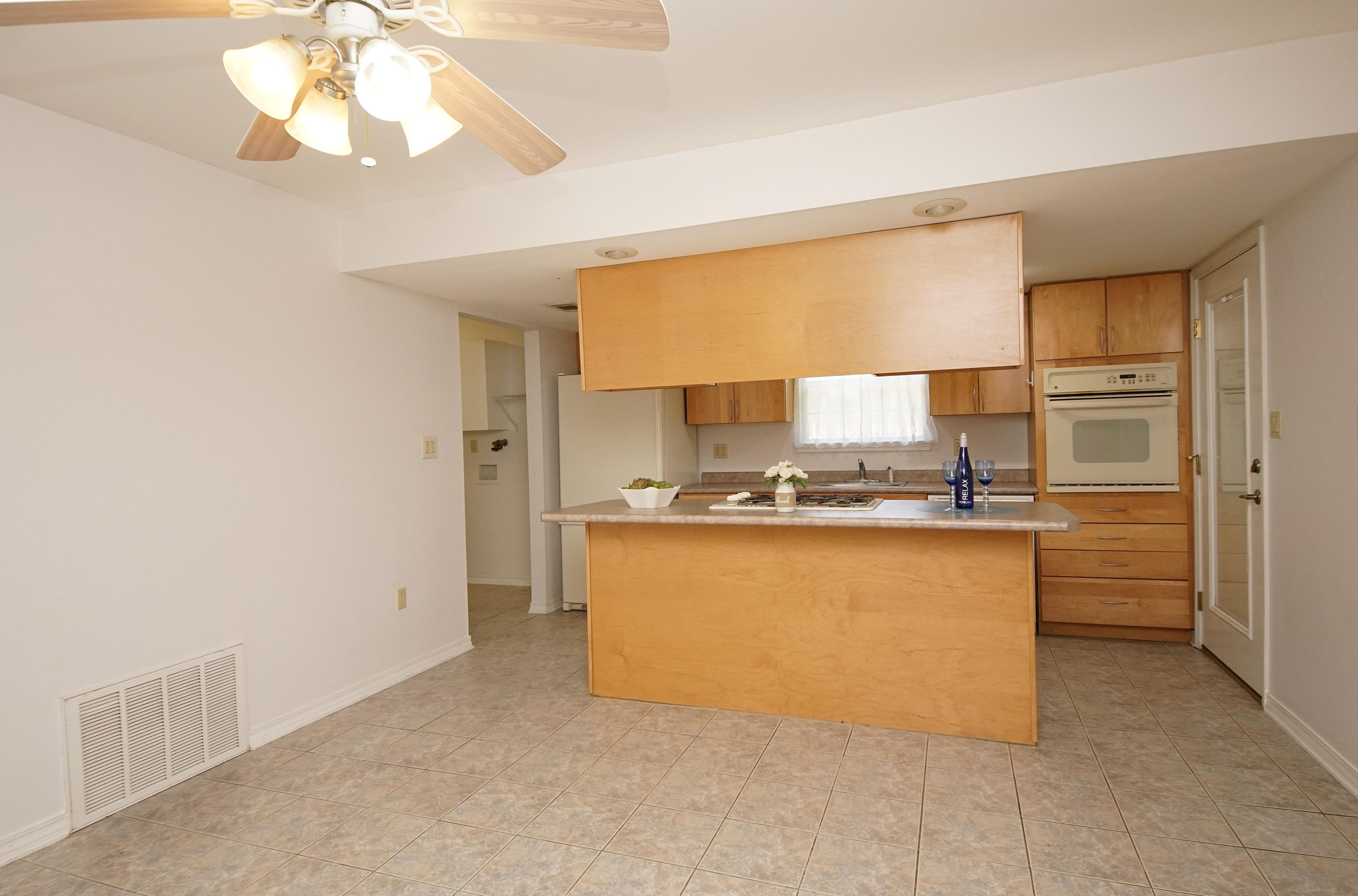 GOLDEN OAKS - Residential