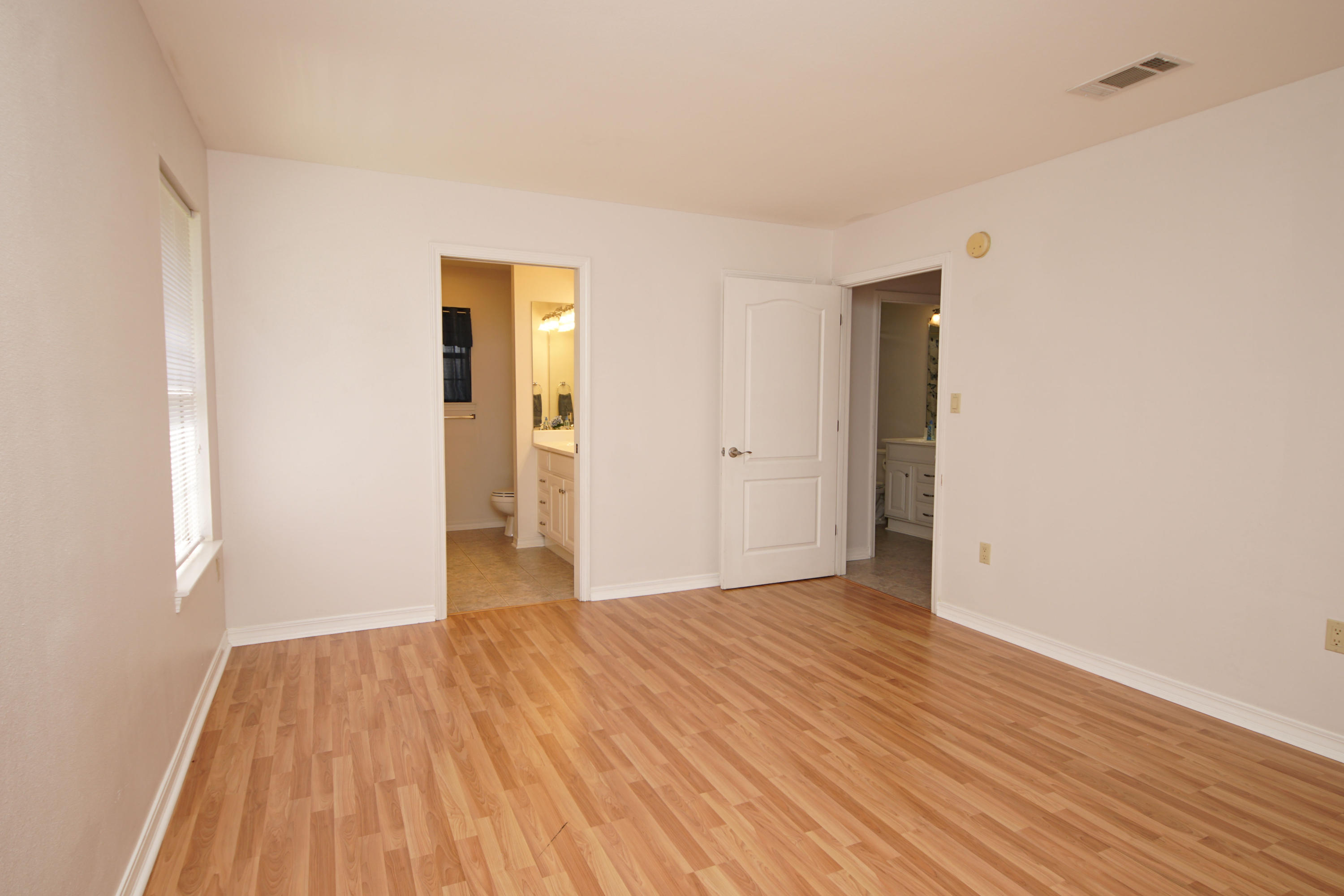 GOLDEN OAKS - Residential