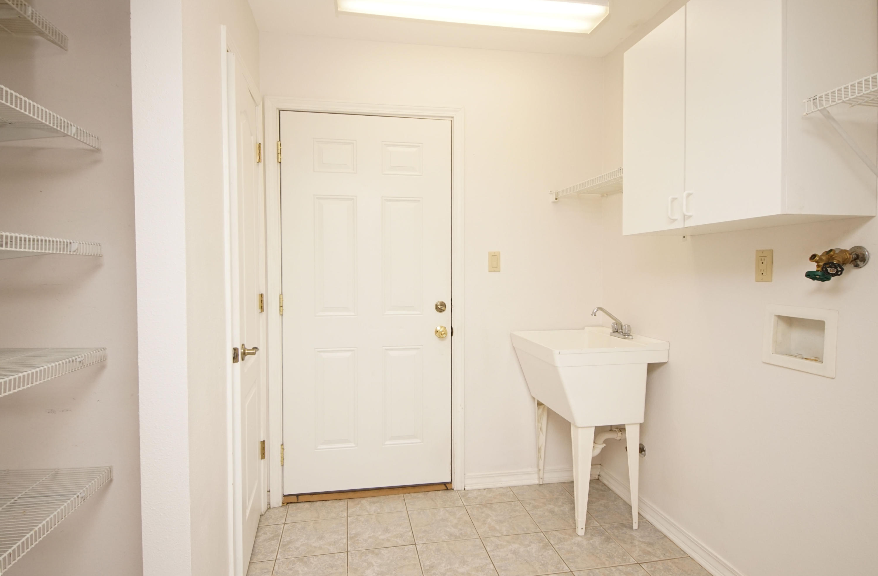 GOLDEN OAKS - Residential