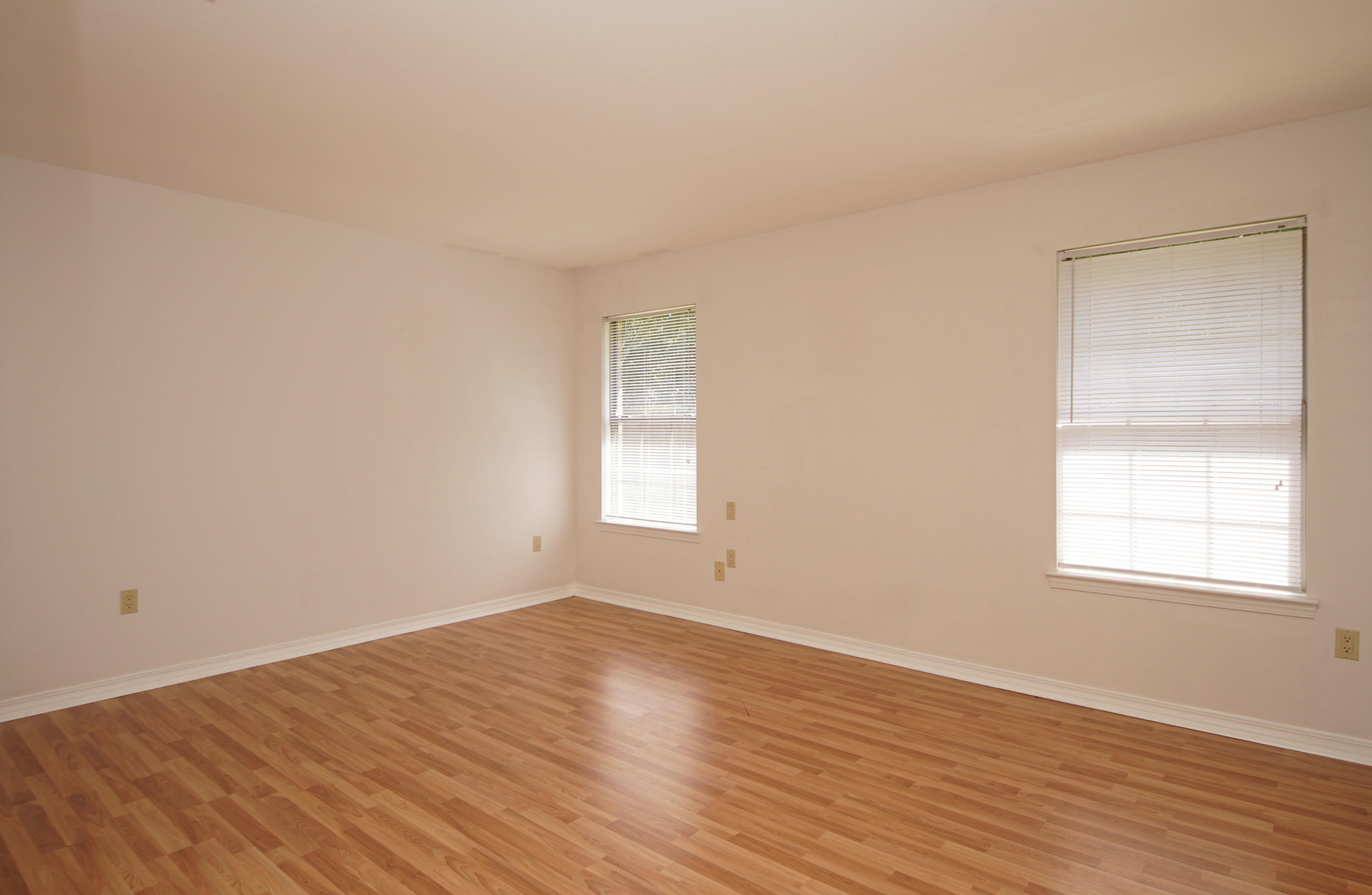 GOLDEN OAKS - Residential