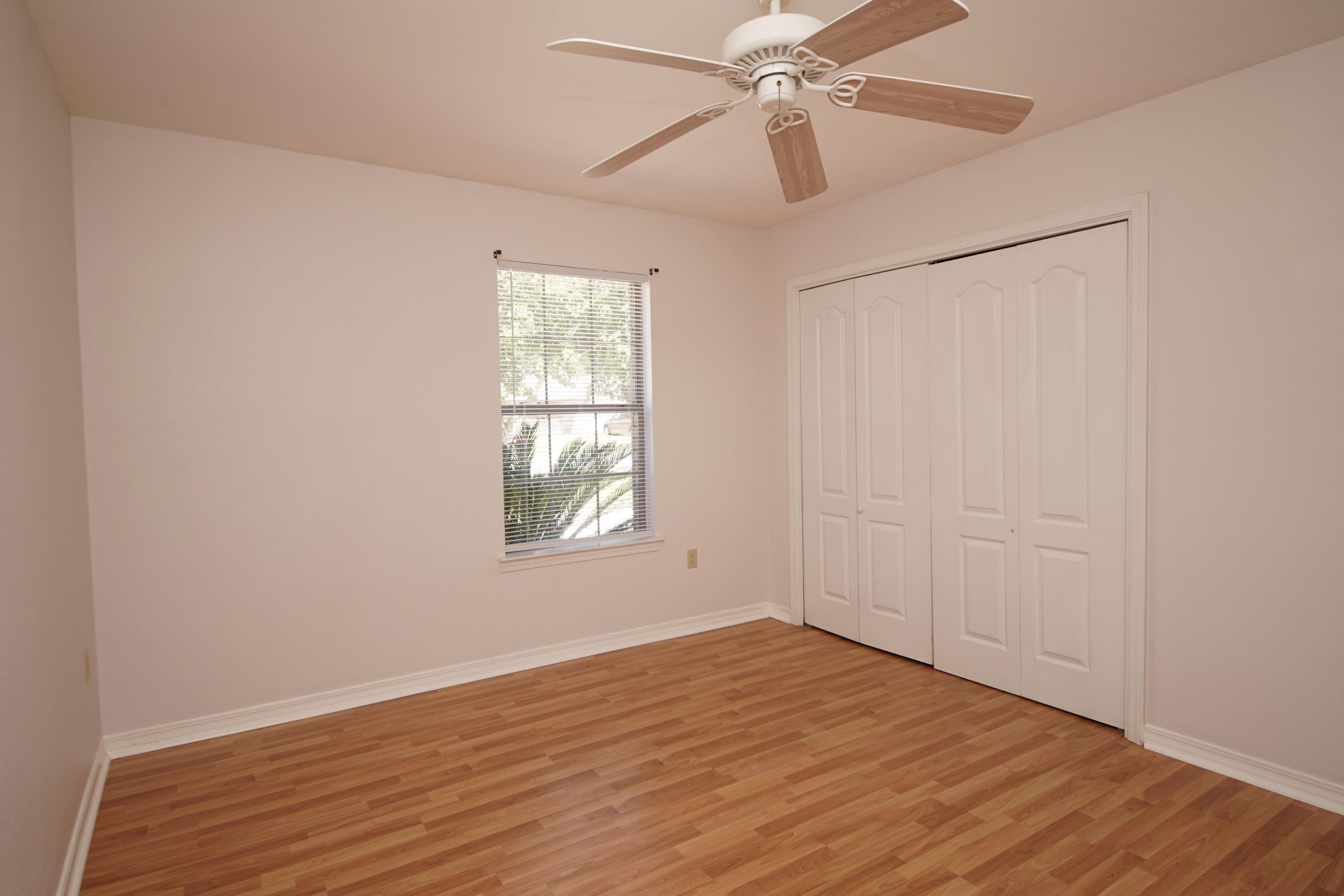 GOLDEN OAKS - Residential