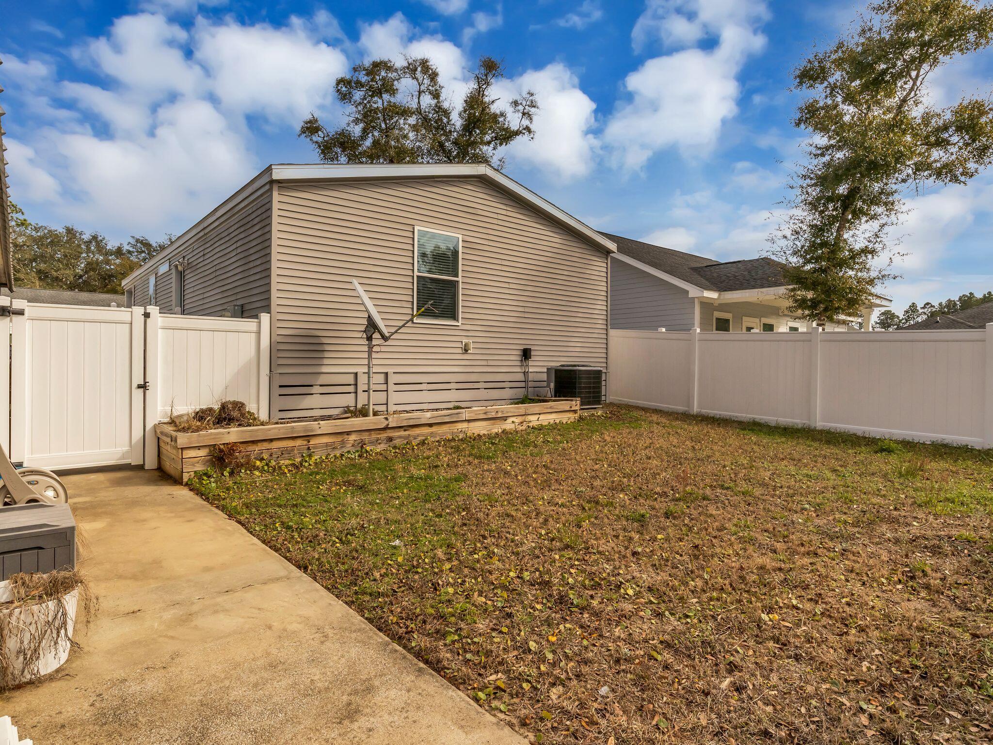 ENCLAVE - Residential