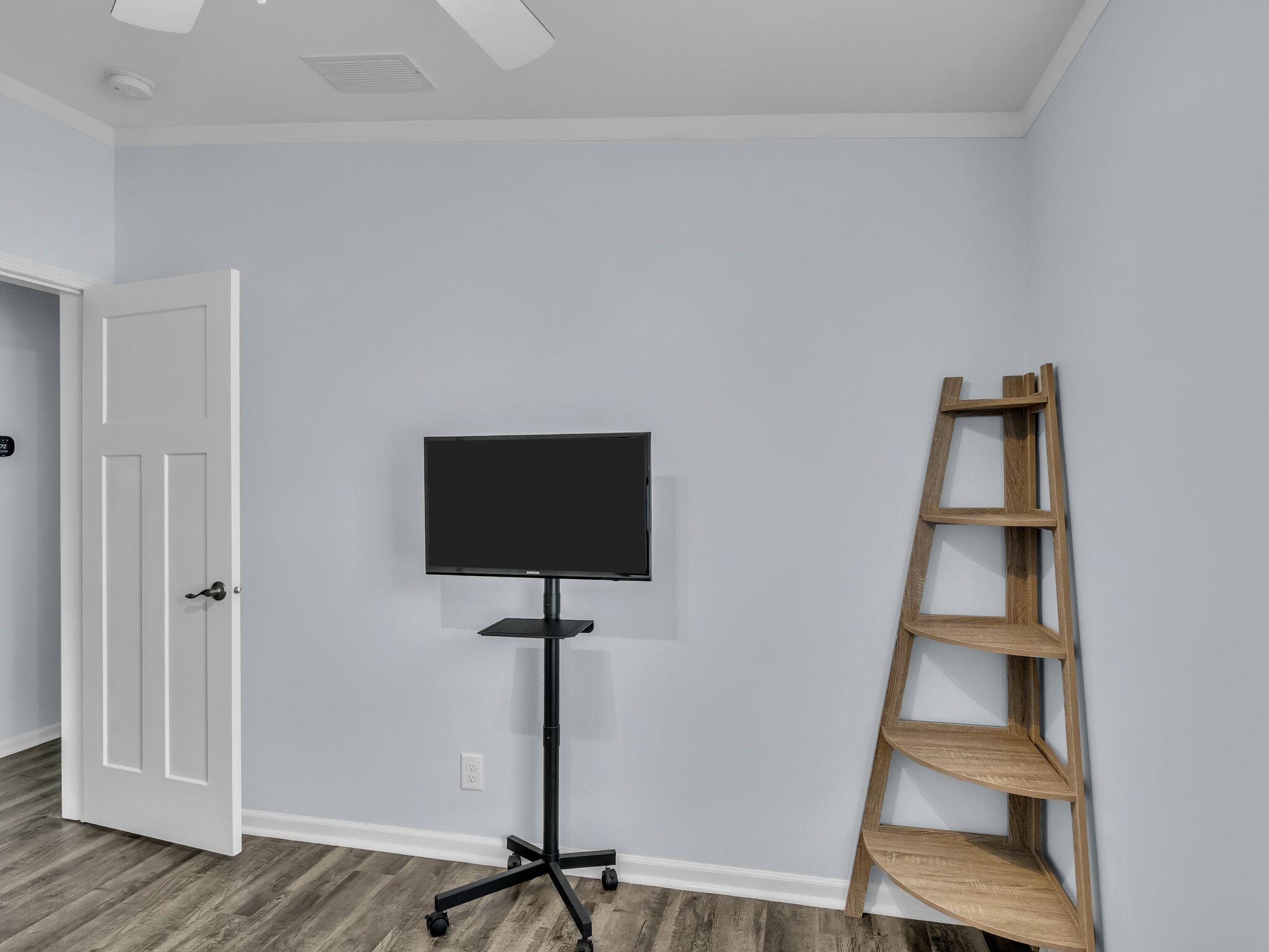 ENCLAVE - Residential