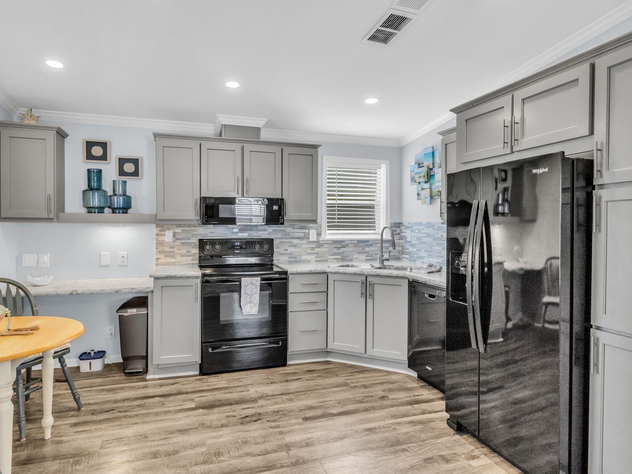 ENCLAVE - Residential