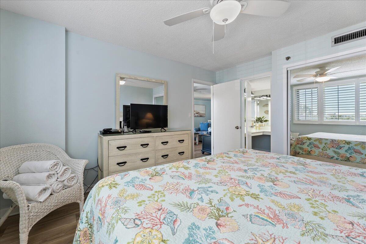 ISLANDER CONDO PH 2 - Residential