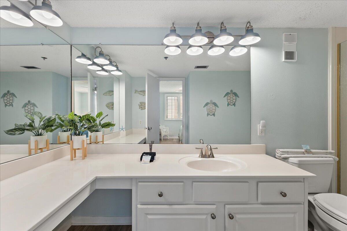 ISLANDER CONDO PH 2 - Residential