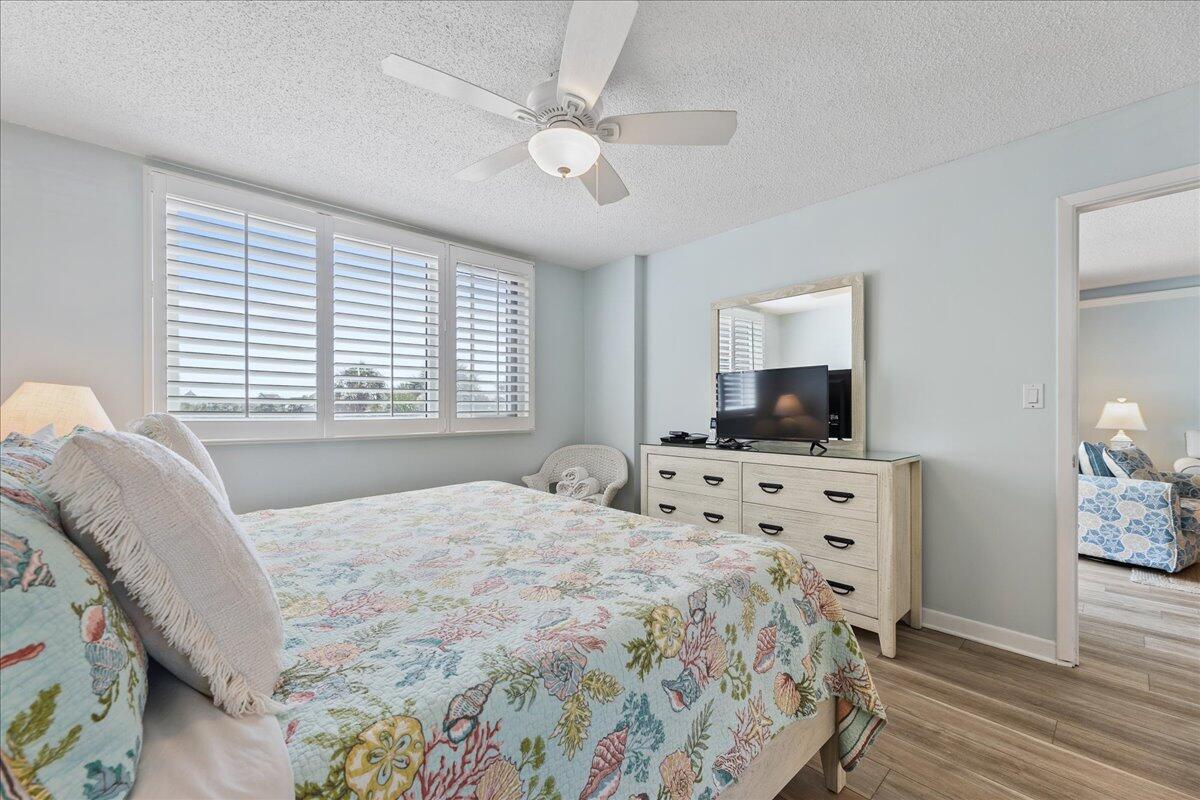 ISLANDER CONDO PH 2 - Residential