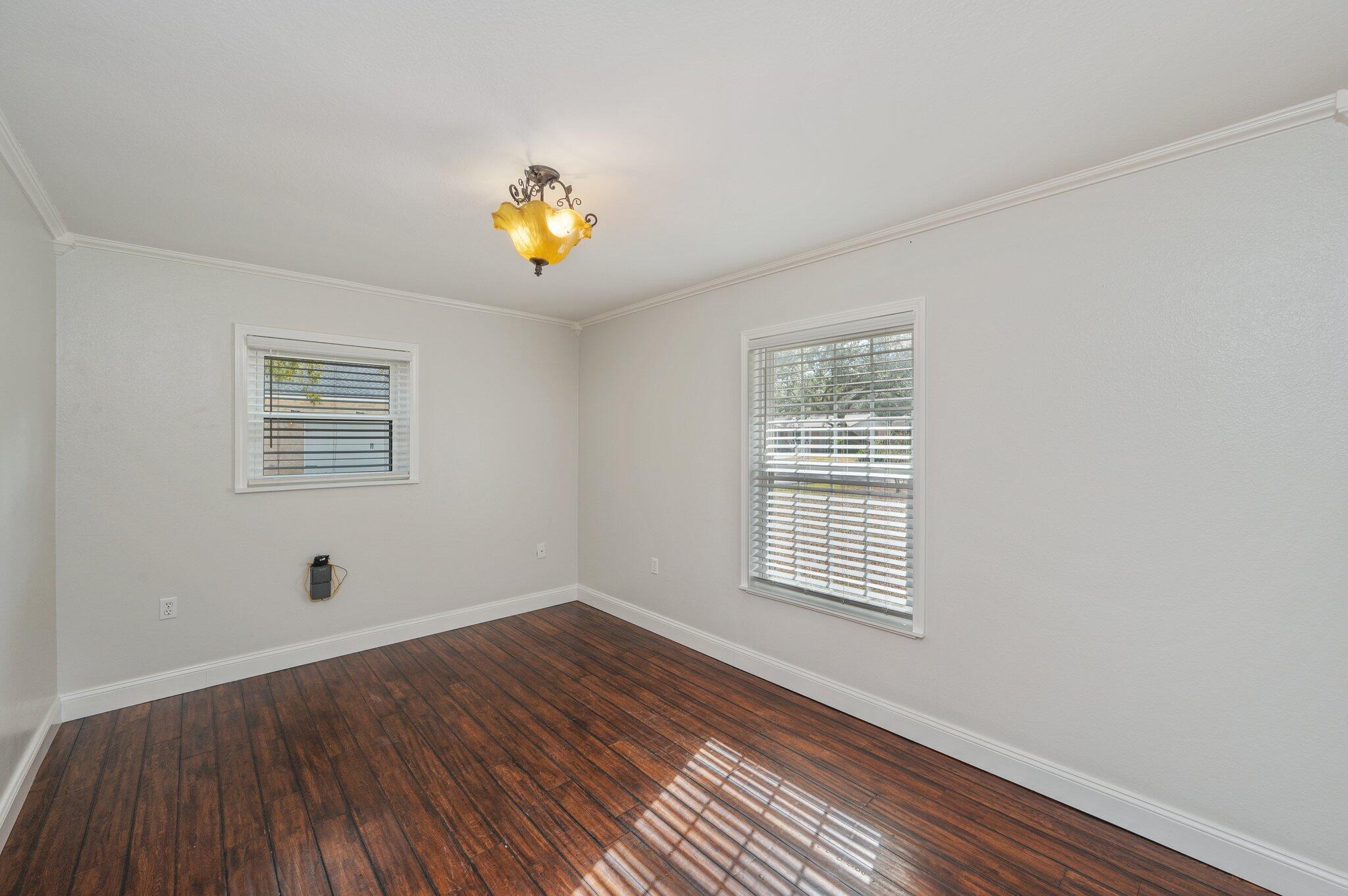 VALPARAISO SHORES - Residential Lease