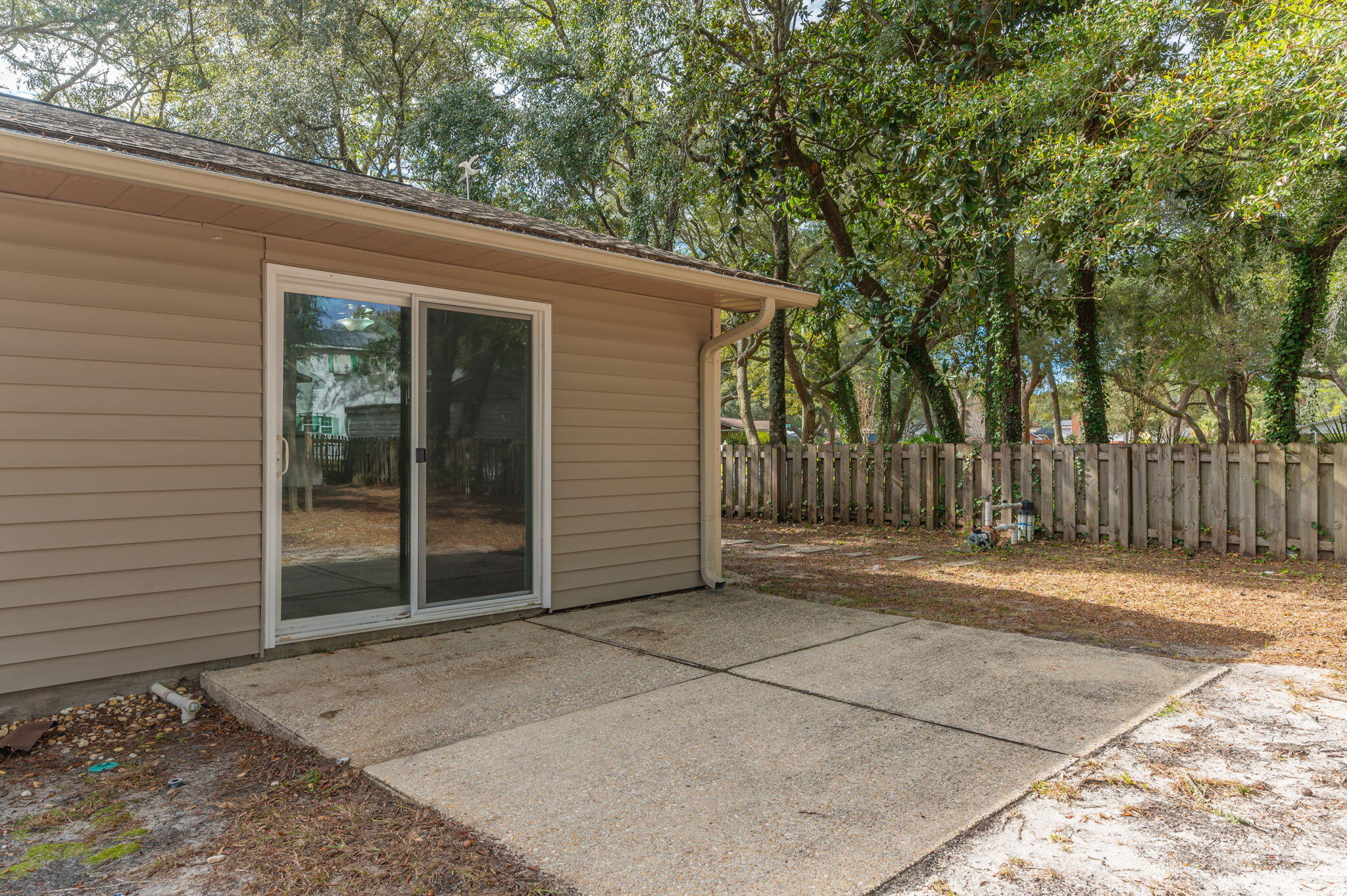 VALPARAISO SHORES - Residential Lease