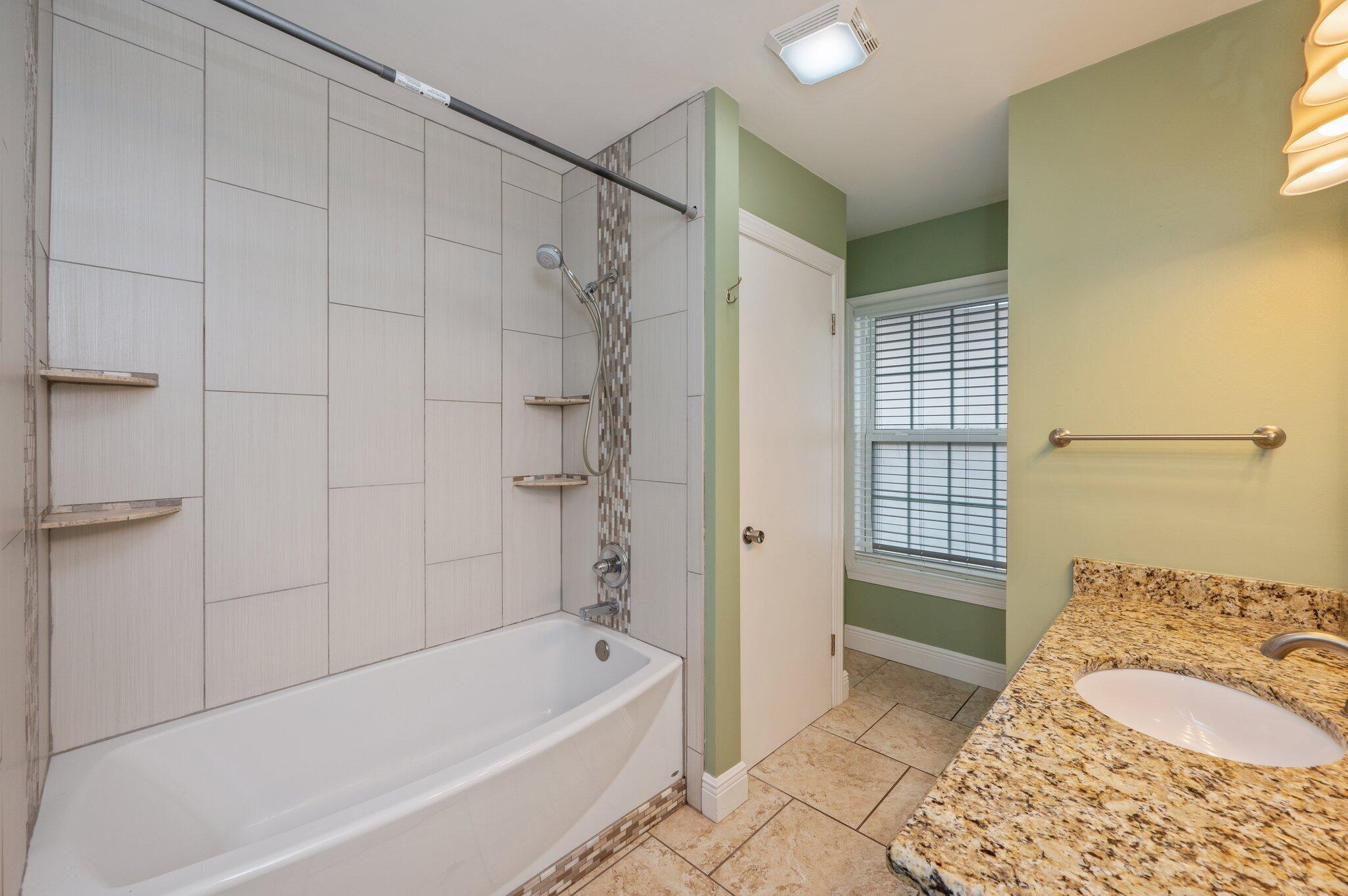 VALPARAISO SHORES - Residential Lease