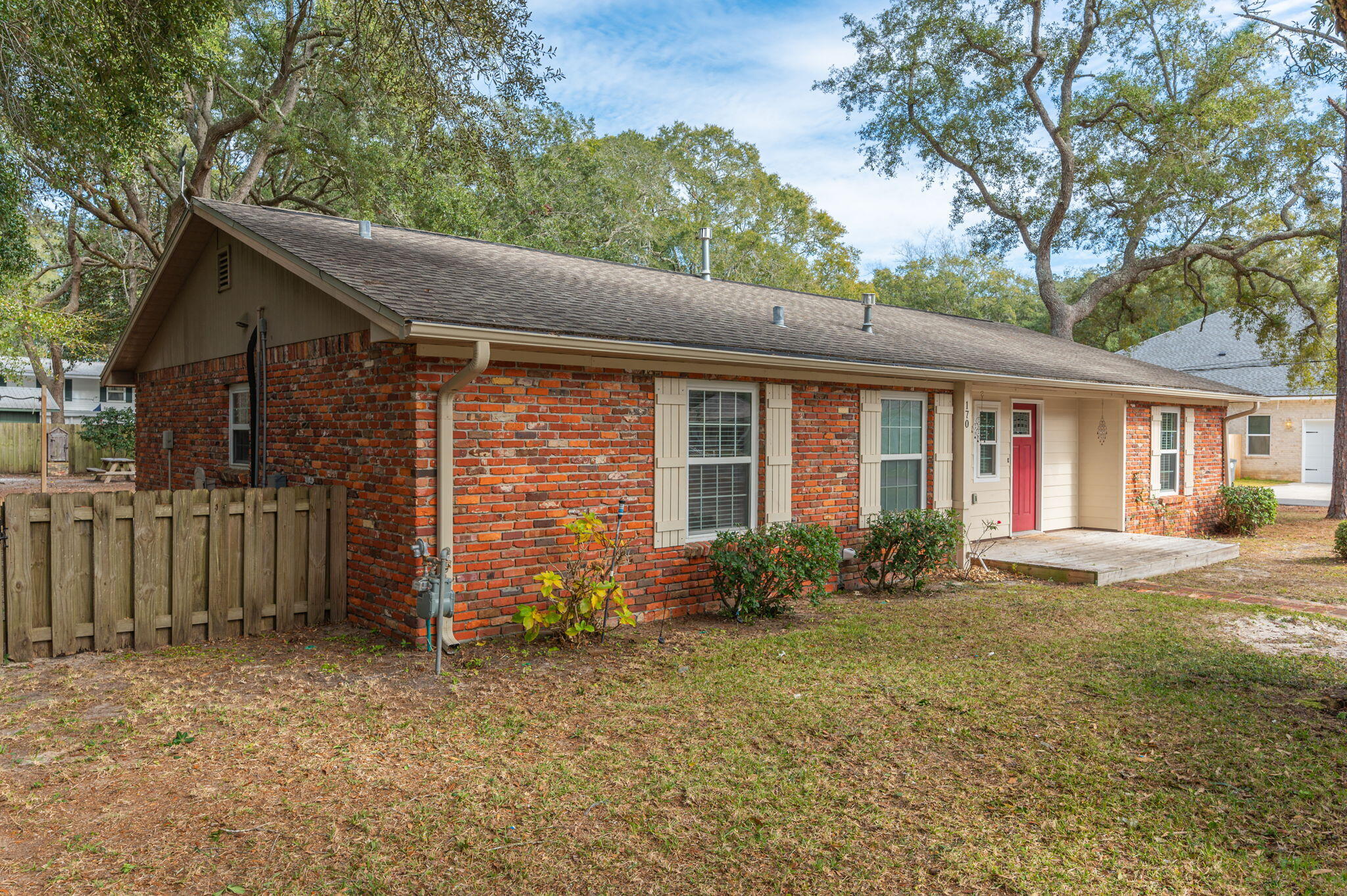 VALPARAISO SHORES - Residential Lease